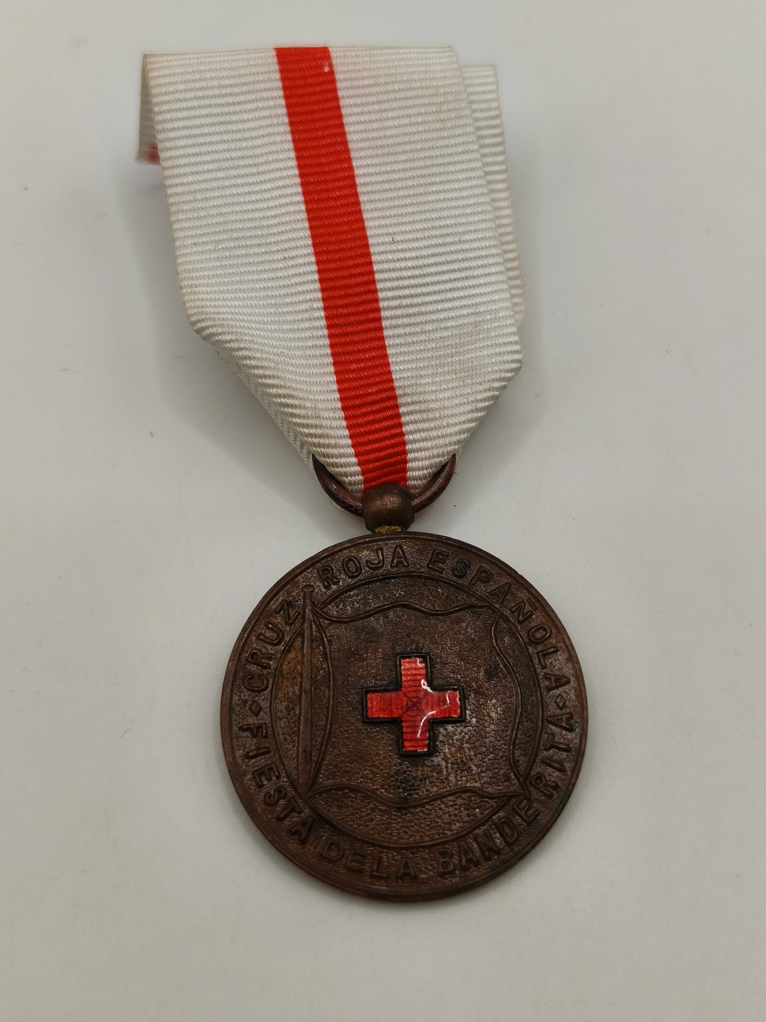 Medalla cruz roja esmaltada. Espa?a