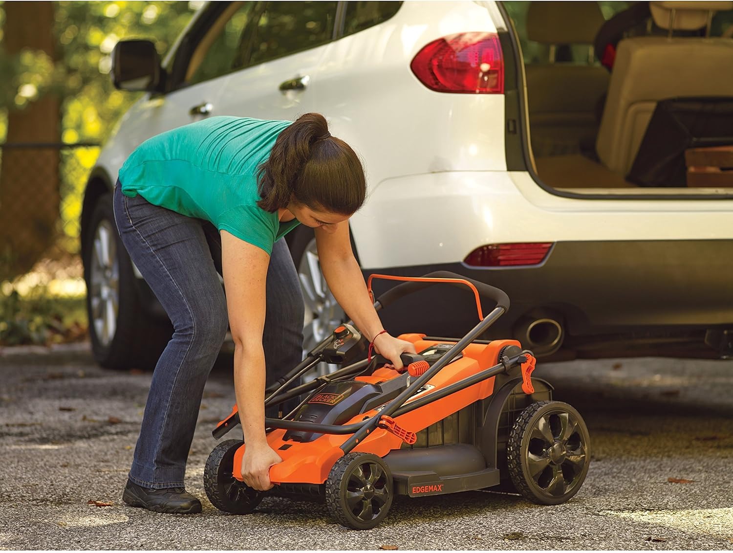 BLACK+DECKER, Attrezzature da giardino - Tosaerba elettrico 2000 W, sbraccio 48 cm. LM2000-QS