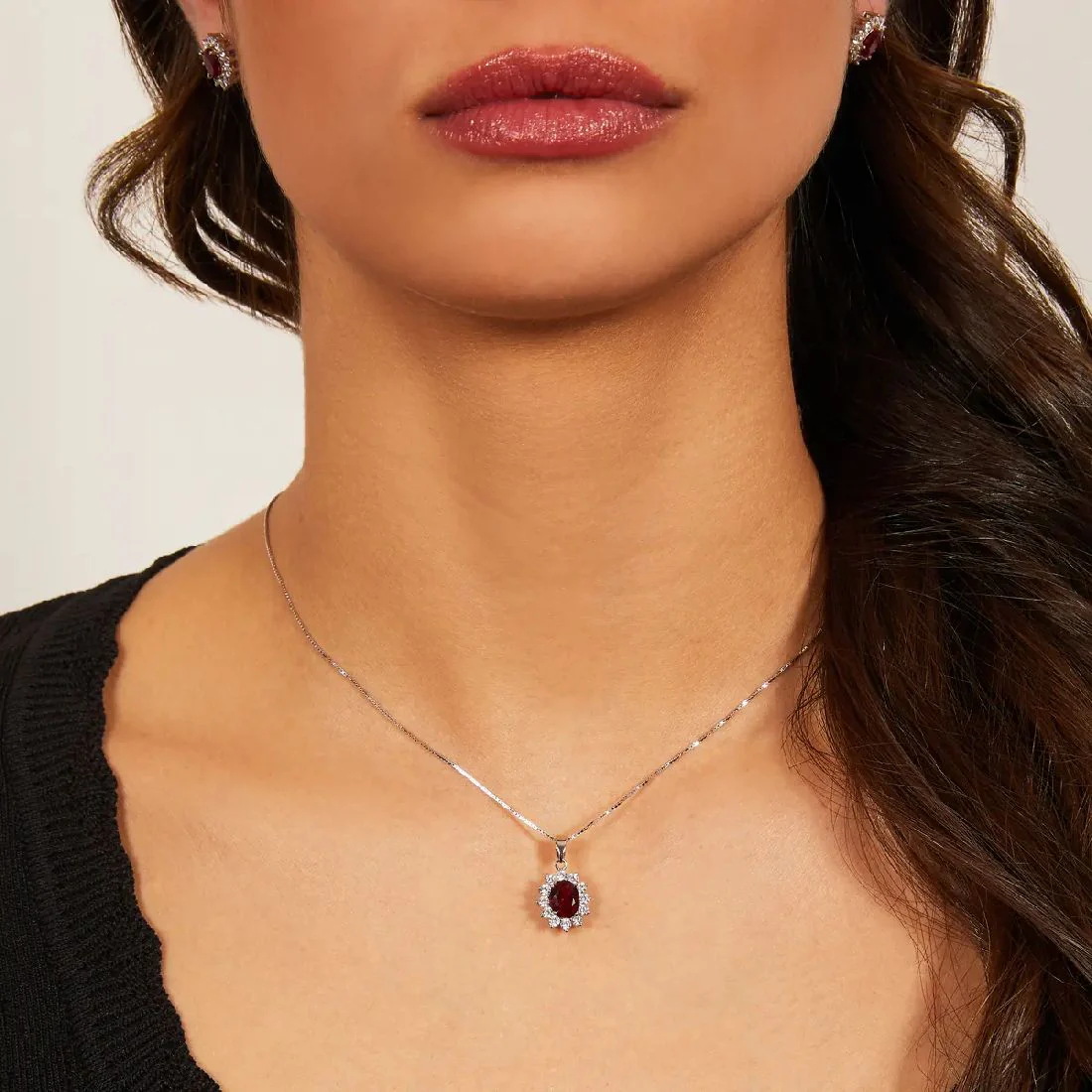 Collana Amen Royal Lady con pietra rossa ovale CLLDGBBR