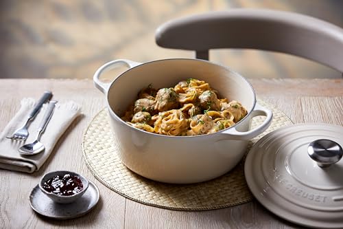 Le Creuset Cocotte rotonda Evolution in ghisa vetrificata con Coperchio, diameter 26 cm, Meringue, 21177267164430 : Amazon.it: Casa e cucina