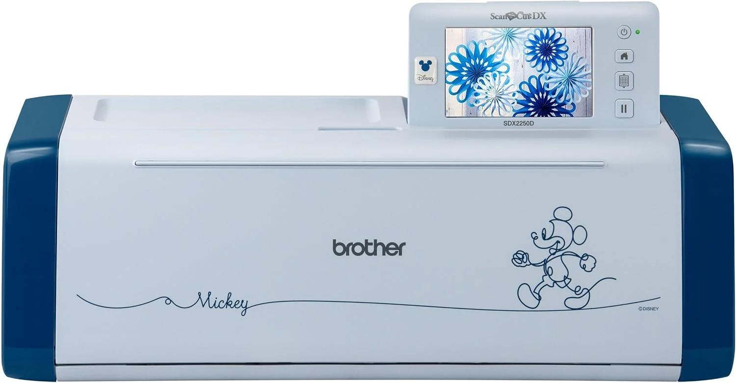 Brother ScanNCut DX SDX2250D, Disney-Schneide- und Plottermaschine, Scanner 600 DPI, 1485 integrierte Motive, WLAN-Konnektivität