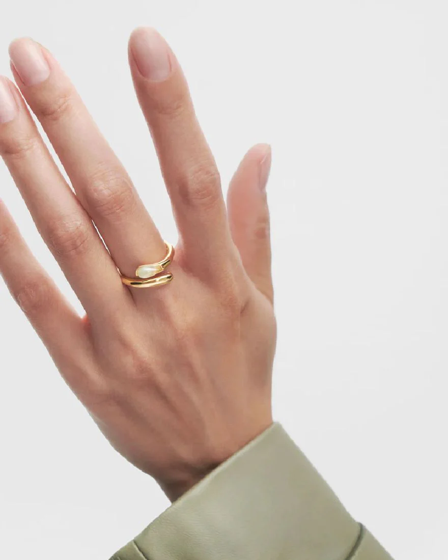 Anello PdPaola aperto fluido ornato da una pietra verde ovale AN01-D96