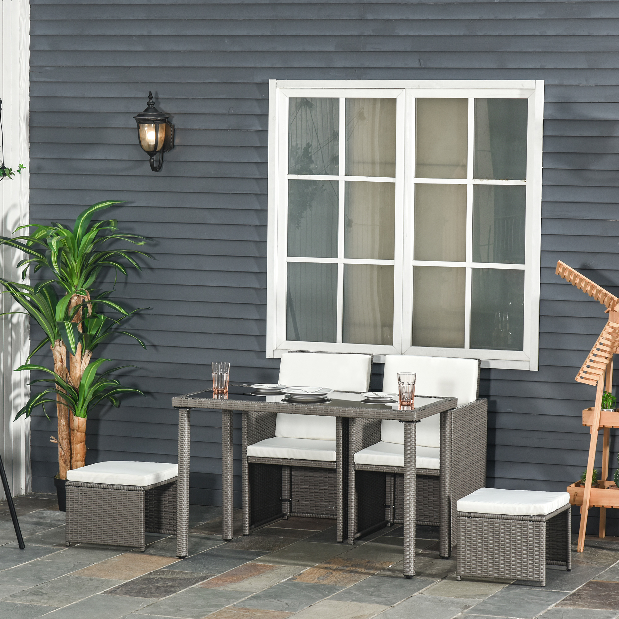 Outsunny Gartenmöbel Set mit großem rechteckigem Tisch, 2 Stühlen und 2 Hockern, abnehmbaren waschbaren weißen Kissen, Kunststoffgeflecht in Grau-Rattanoptik