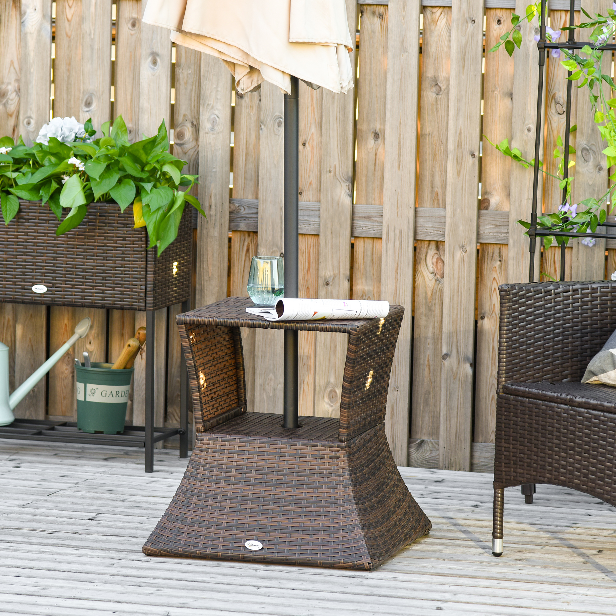 Outsunny Gartentisch Beistelltisch Sonnenschirmständer Gartenmöbel Terrasse Polyrattan Braun 54 x 54 x 55 cm