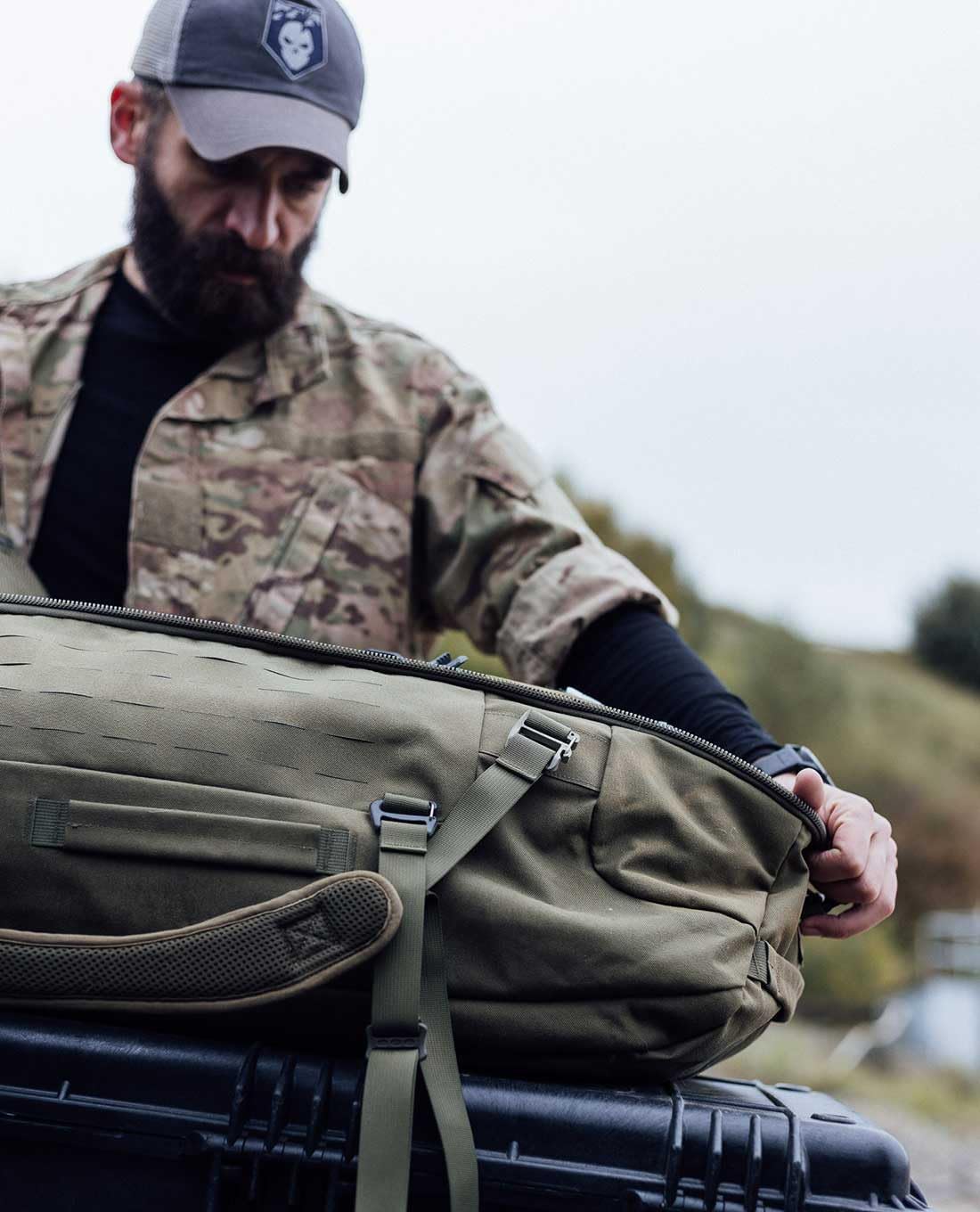 Tasmanian Tiger TT Duffel 45 L Taktische Reise-Tasche Duffel Bag für Herren mit Rucksack-Funktion und Molle-System, abschließbar, 45l Volumen