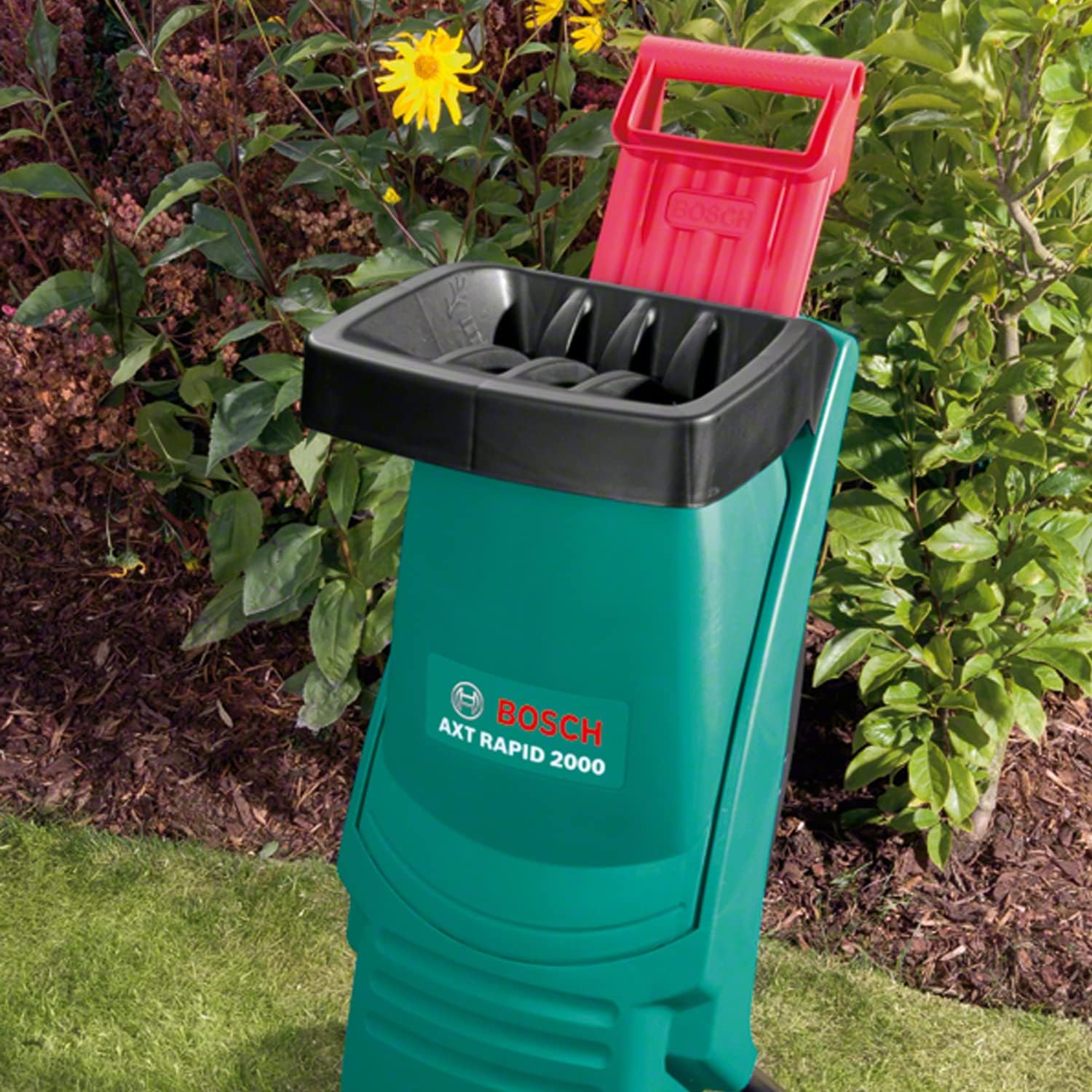 Bosch AXT Rapid 2000 Häcksler (zum leistungsstarken Häckseln von Gartenabfällen; kraftvoller 2000-W-Motor)