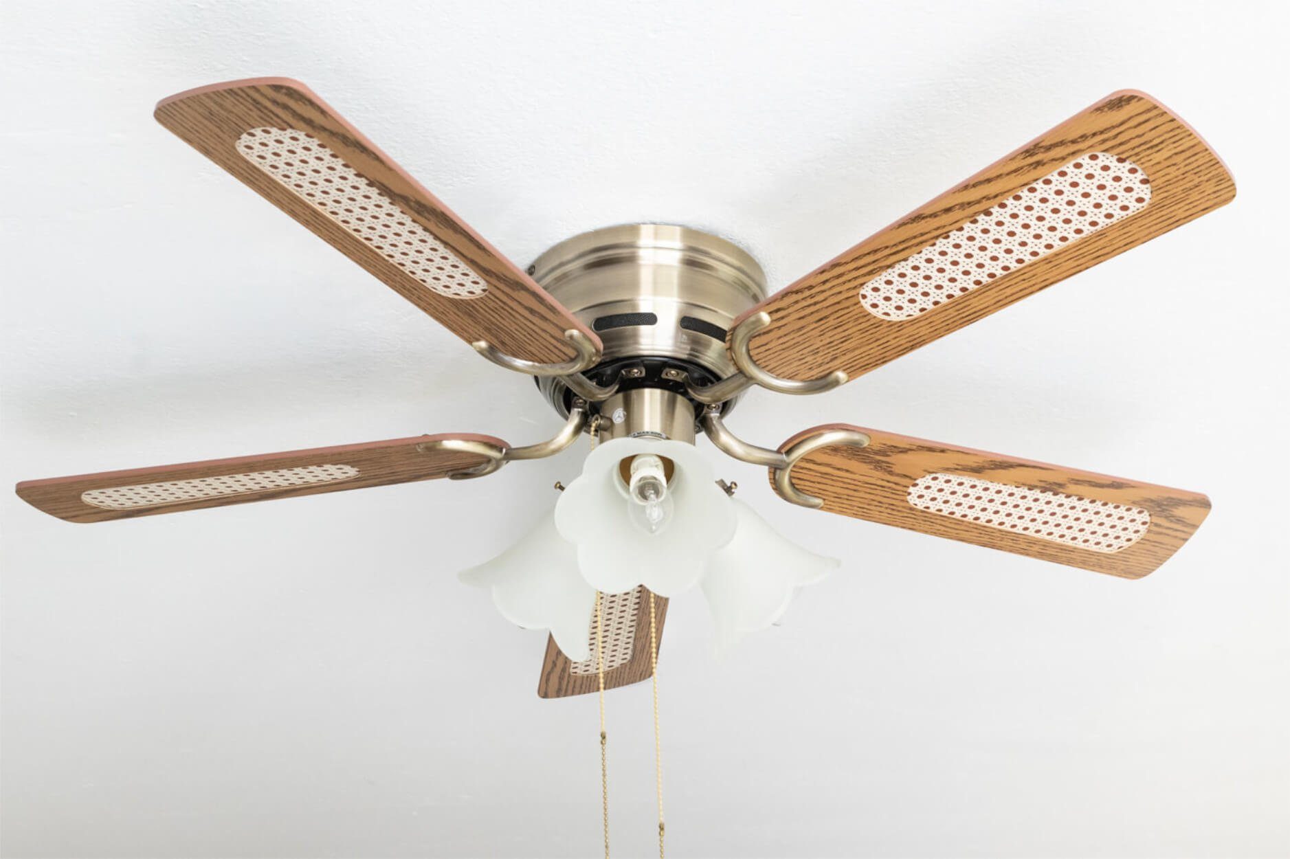 Deckenventilator Deckenventilator Kisa Deluxe MA Eiche / Walnuss mit Licht