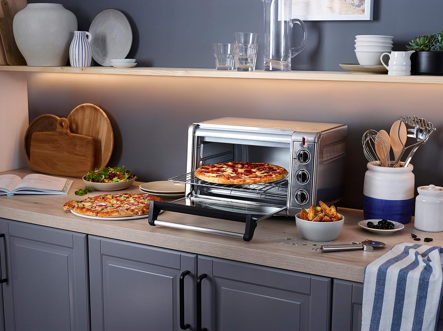 Russell Hobbs Backofen Airfryer [5-in-1: Heiluftfritteuse, Minibackofen, Grill, Toaster, Warmhaltefunktion] Express (20l, Pizza  30cm, inkl. Frittierkorb, Backblech&Grillrost) Umluft- Ofen 26680-56