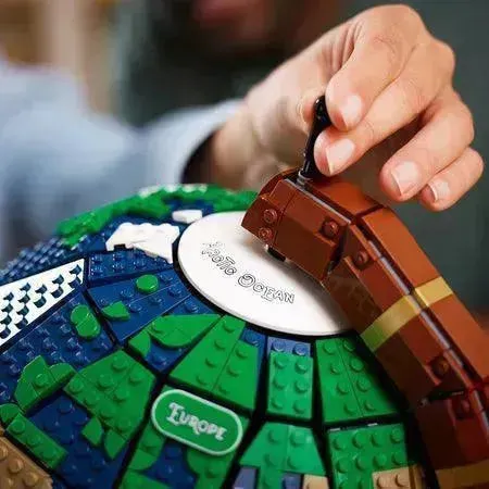 2025 LEGO Wereldbol / Globe 21332 Ideas