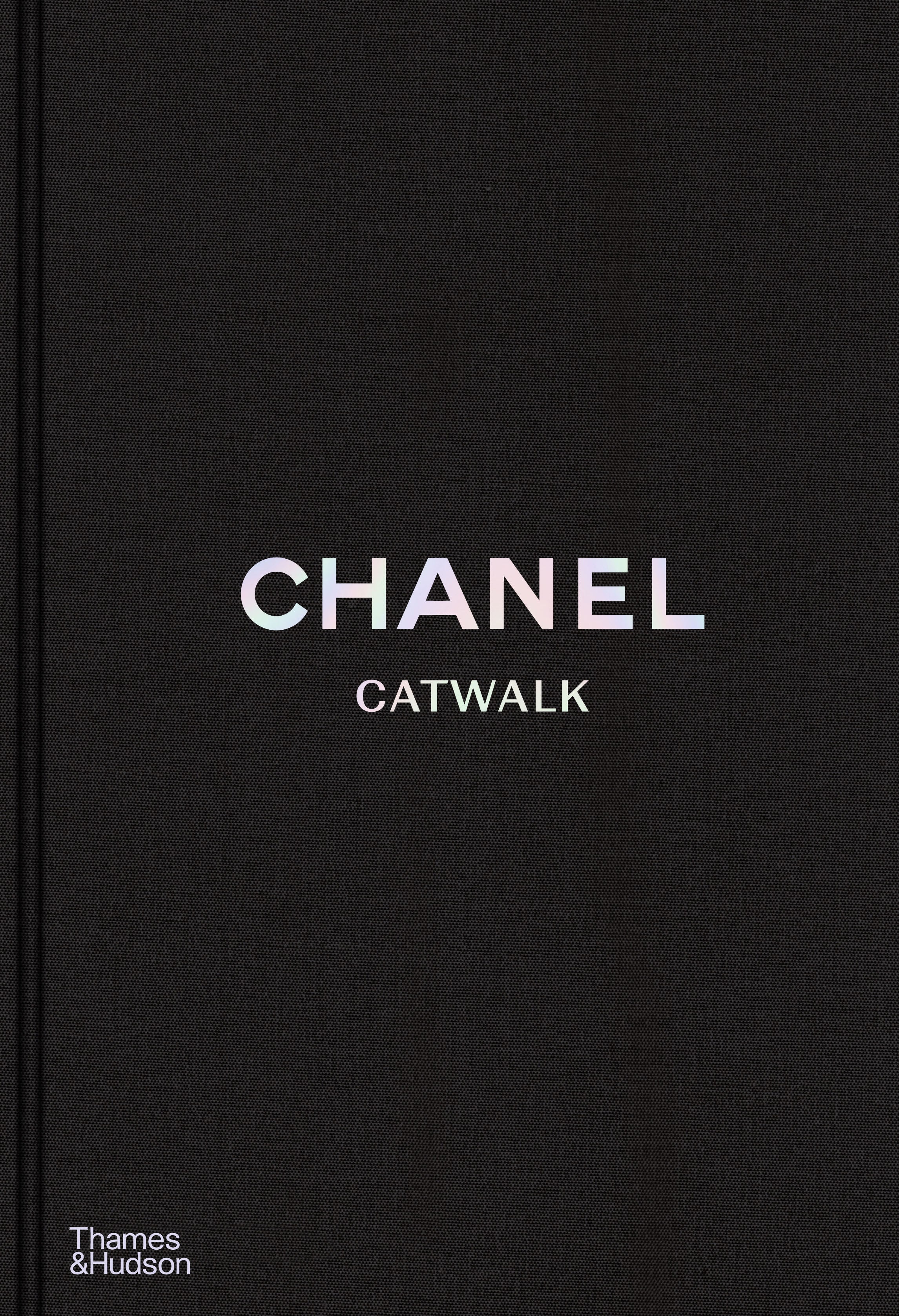 Chanel Catwalk Collection Coffee Table Book �C A Complete Fashion Archive