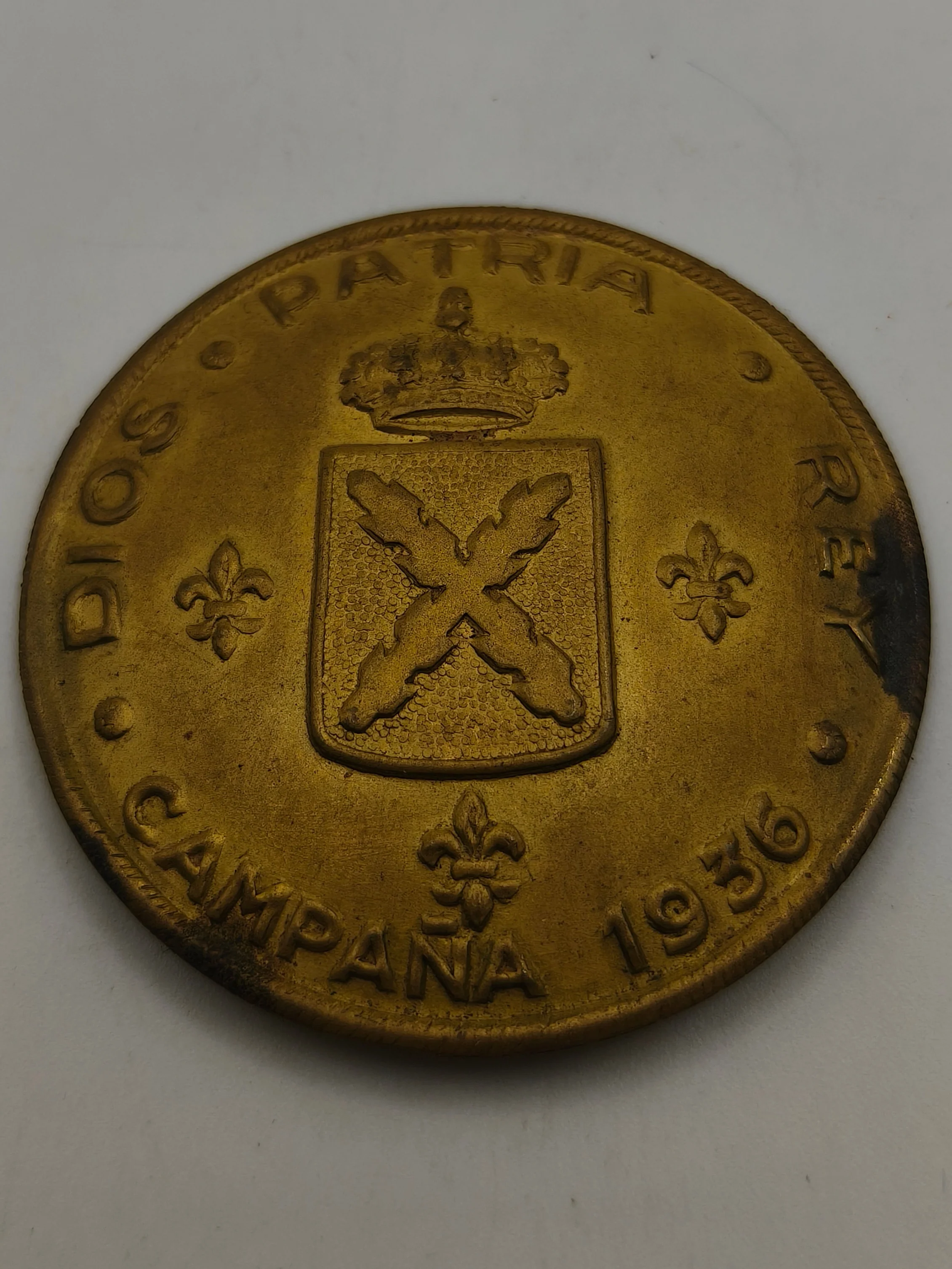 Beret badge Carlista. 1936 Spanish civil war.