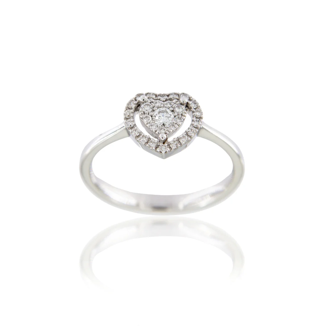 Anello da donna a cuore con contorno in brillanti ct 0,25