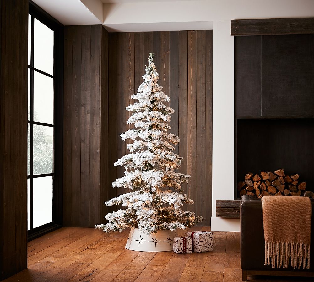 Lit Flocked Layered Spruce Faux Christmas Trees   tiaotiao