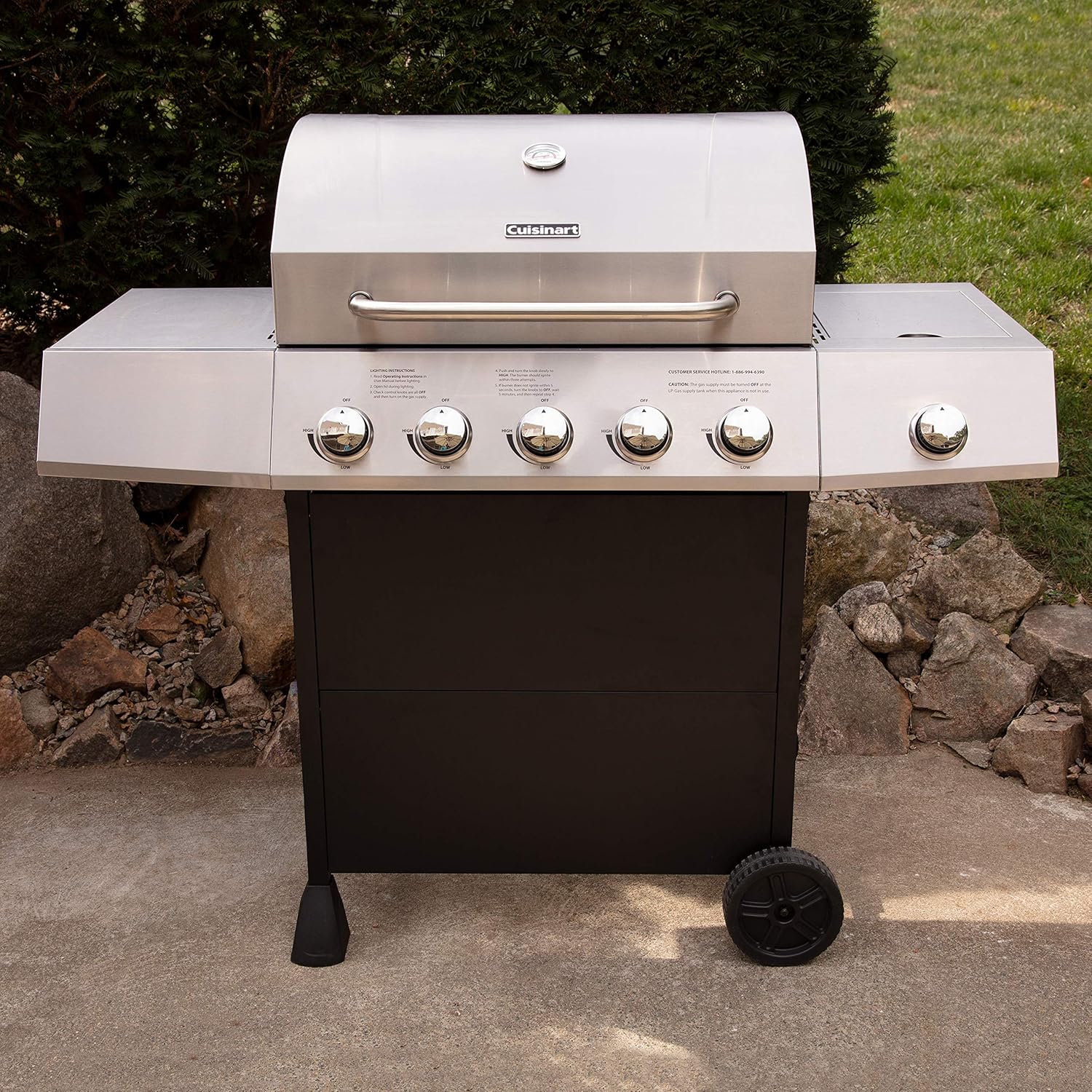 Cuisinart 4-Burner Gas Grill, 44,000 BTU Stainless Steel Full Size Propane Grill with Cast Iron Grates, Outdoor Barbecue with Large Cooking Space and Side Tables for Prep