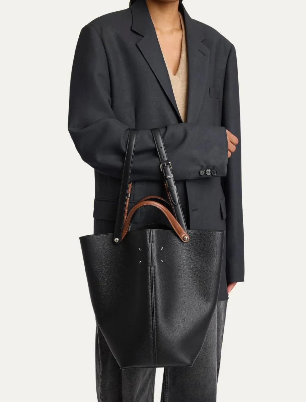 Black Leather Bucket Tote Bag with Long Straps �C Timeless Luxury Handbag
