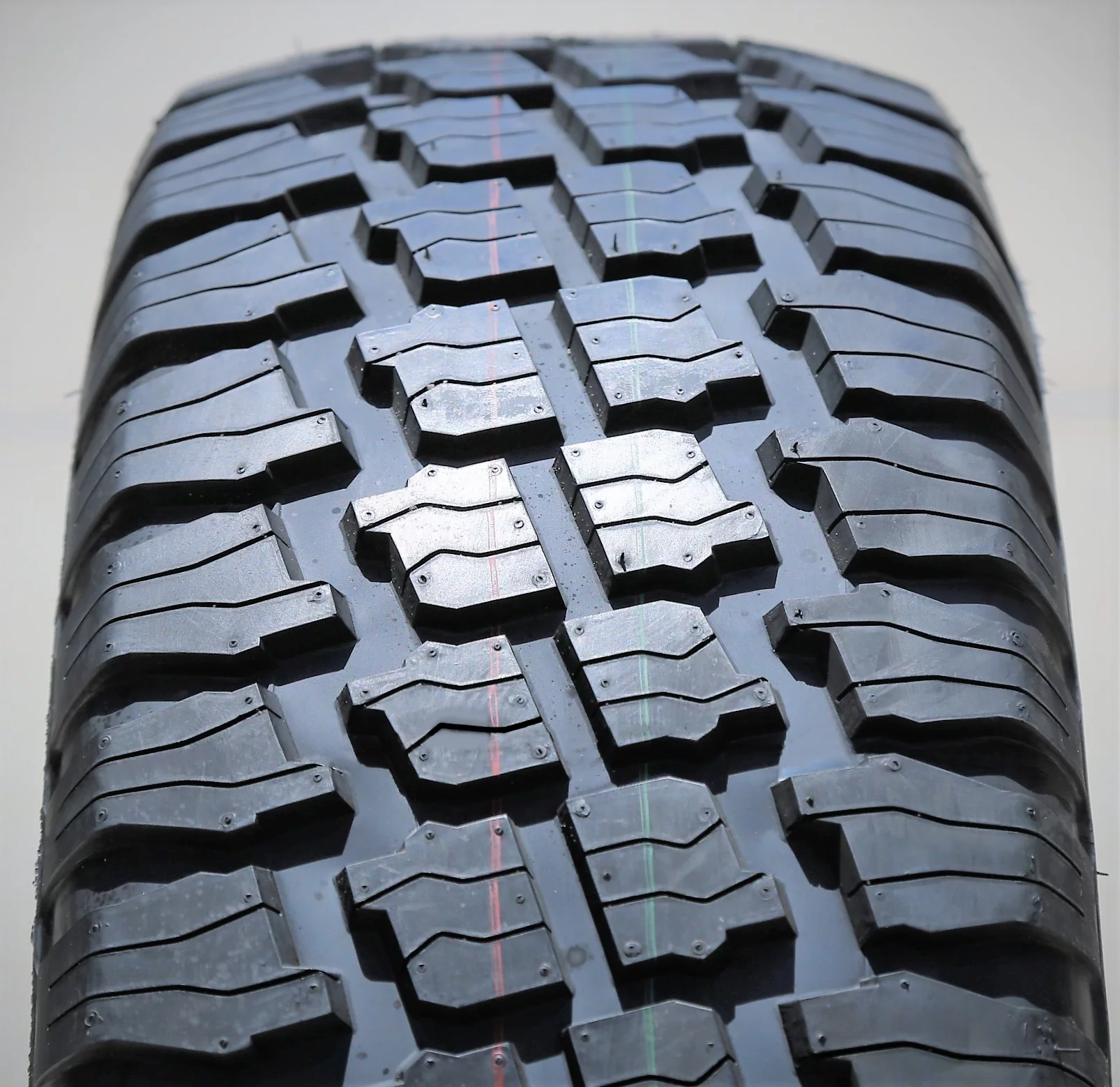 Juego de 2 neumáticos todoterreno Haida Puma HD818 LT 235/75R15 104/101S 6 capas, índice de carga C, perfil M/T barro