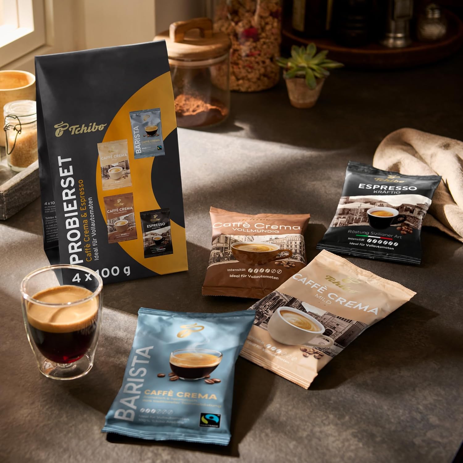 Tchibo Kaffeevollautomat Esperto2 Milk mit One-Touch Milchfunktion und 2-Tassen-Funktion für Espresso, Caffè Crema, Capuccino und Milchschaum, Granite Black - INKLUSIVE Kaffeeprobierset GRATIS