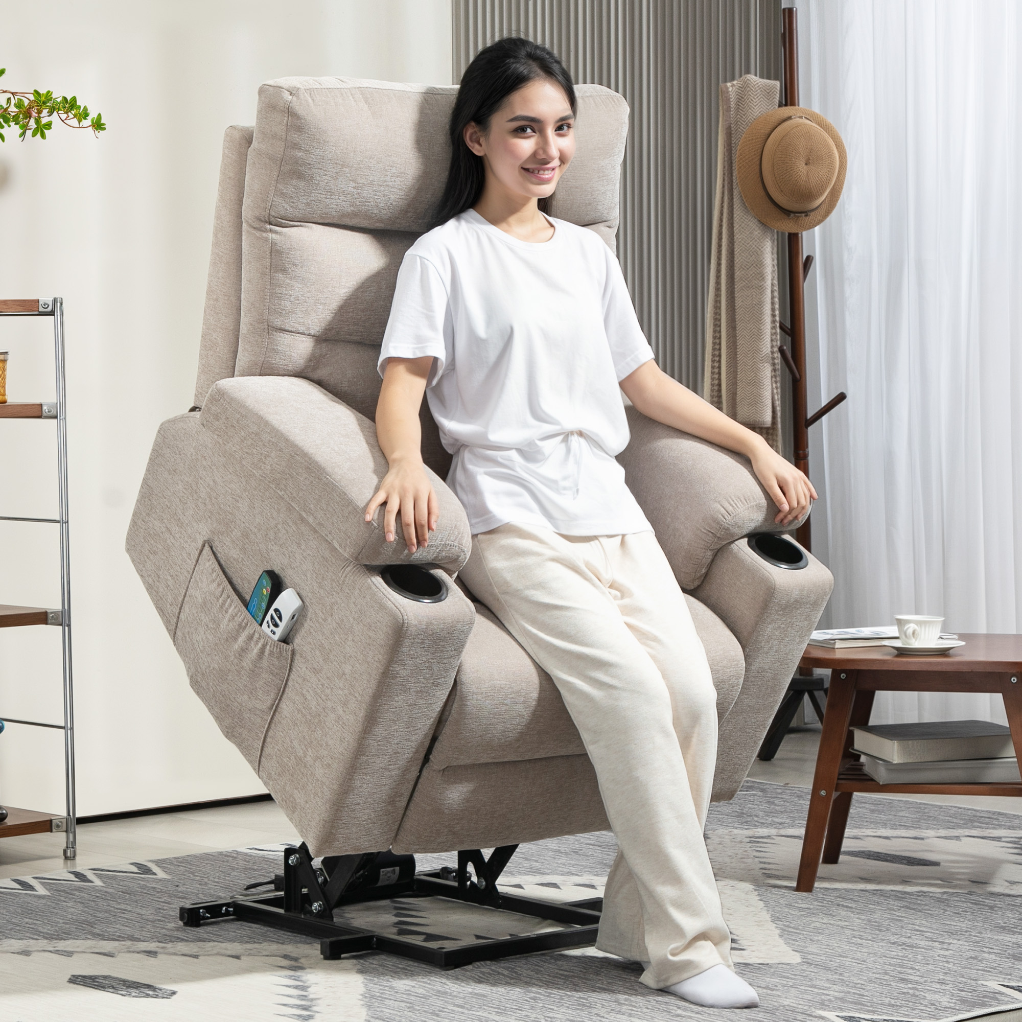 HOMCOM Massagesessel mit Aufstehfunktion, 8 Vibrationsmassagepunkte, Elektrischer Polstersessel mit 2 Fernbedienungen Hellbraun