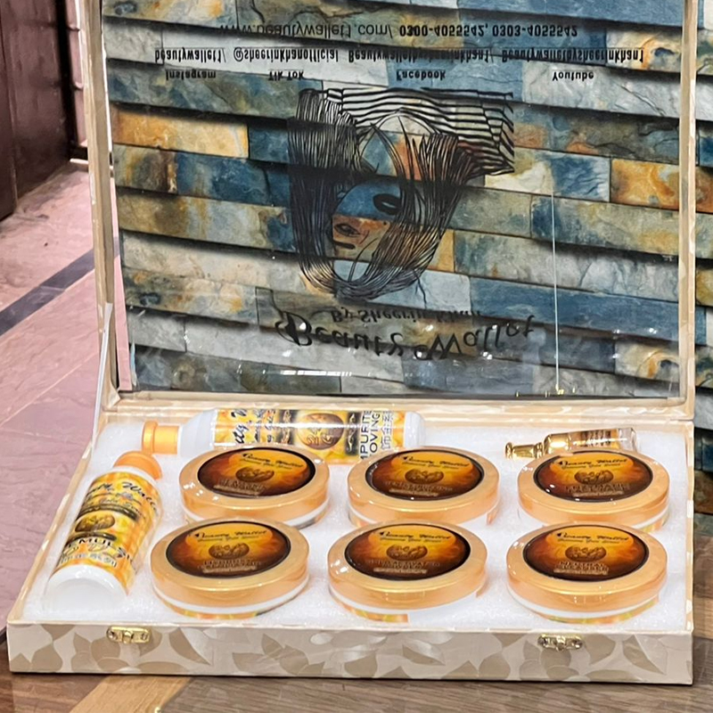 Beauty Wallet 24k Gold Facial Kit