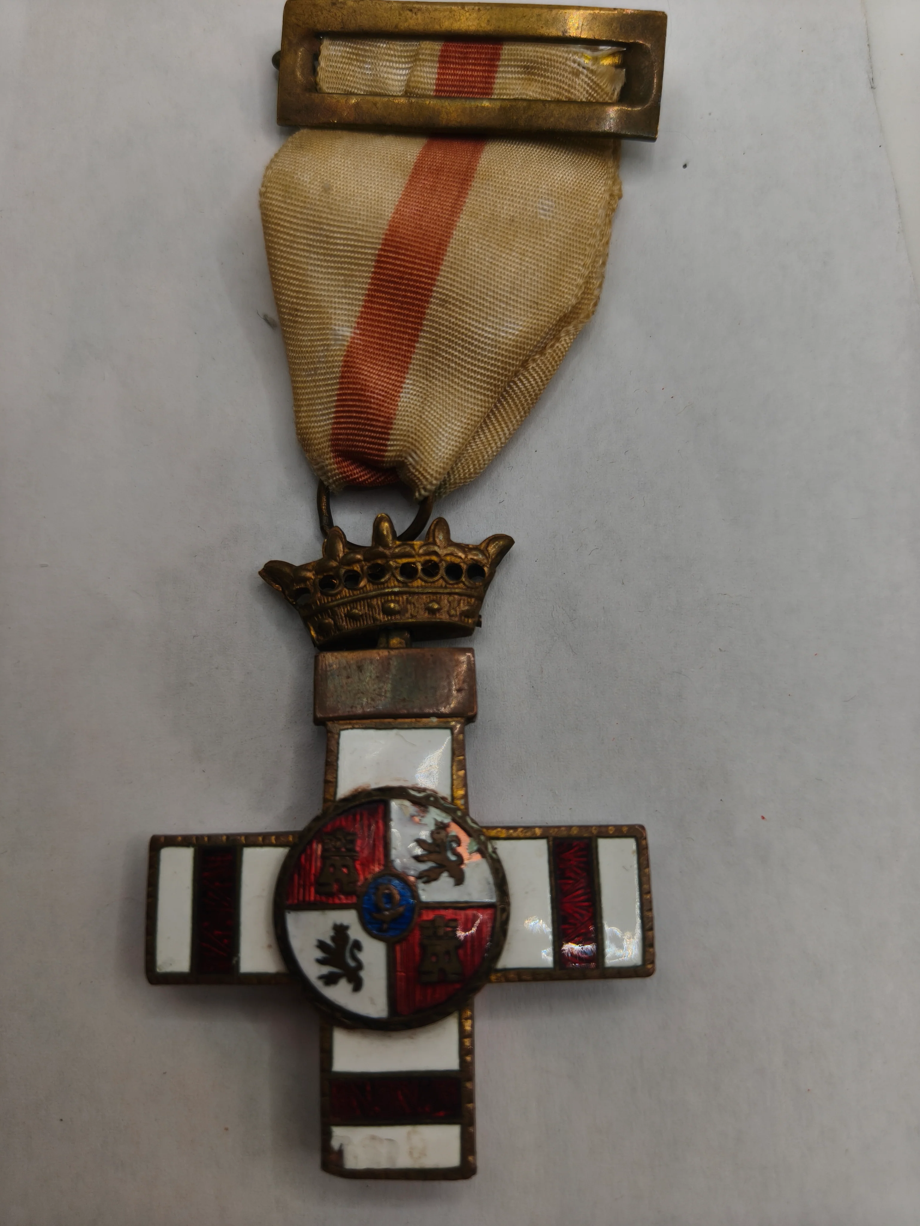 Medalla cruz m��rito militar pensionada.��poca Franco. Espa?a