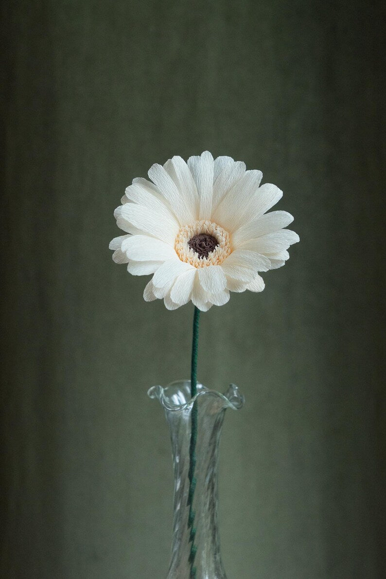 Flores de papel crepé, gerbera, flor realista, decoración hecha a mano