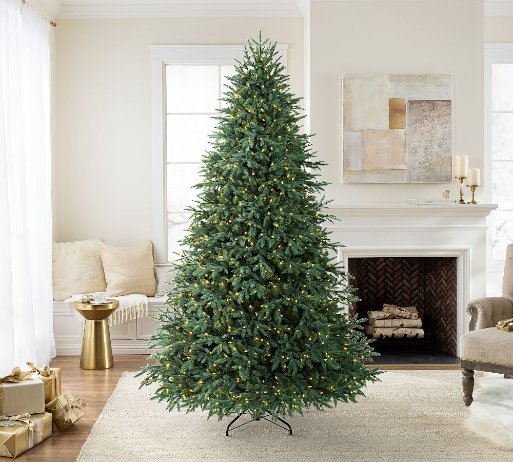 Lit Lakeshore Spruce Faux Christmas Tree   tiaotiao