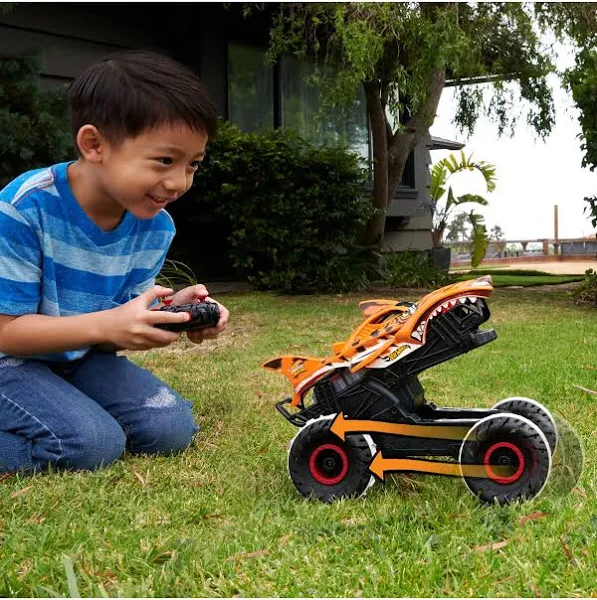 Hot Wheels Monster Trucks 1:15 Remote Controlled Tiger Shark