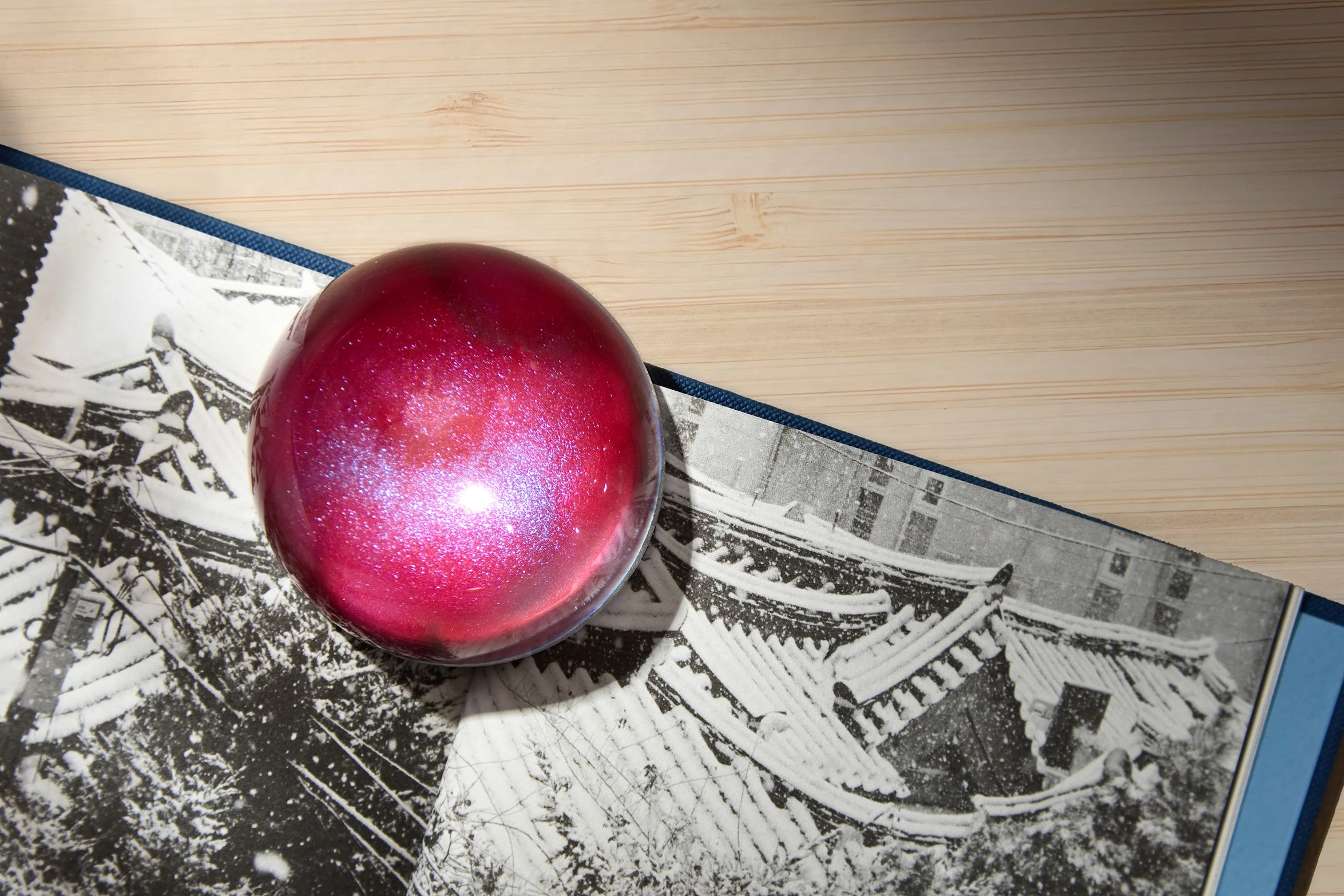 Wearingeul Crystal Ink Paper Weight - DRACULA