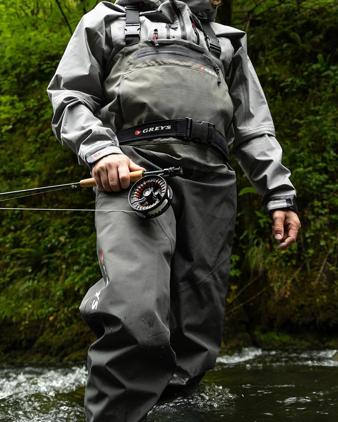 Greys Tital Wathose Mit Neoprenfüßen | Atmungsaktive Wasserdichte Fliegenfischer- & Jagdwathose | Maximale Bewegungsfreiheit | 20.000mm Membran | Verstellbare Träger | Mehrere Größen