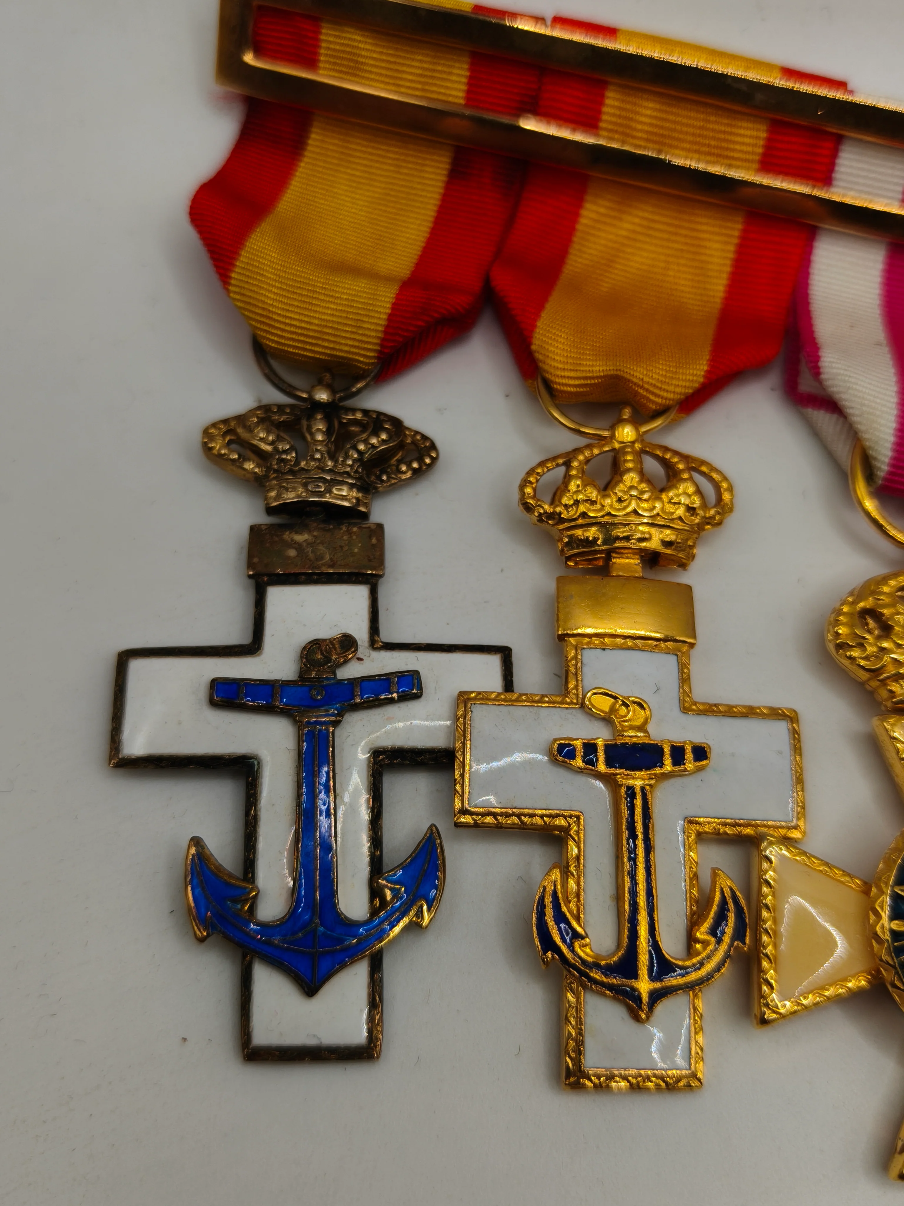 Pasador medallas orden m��rito naval blanco Marina