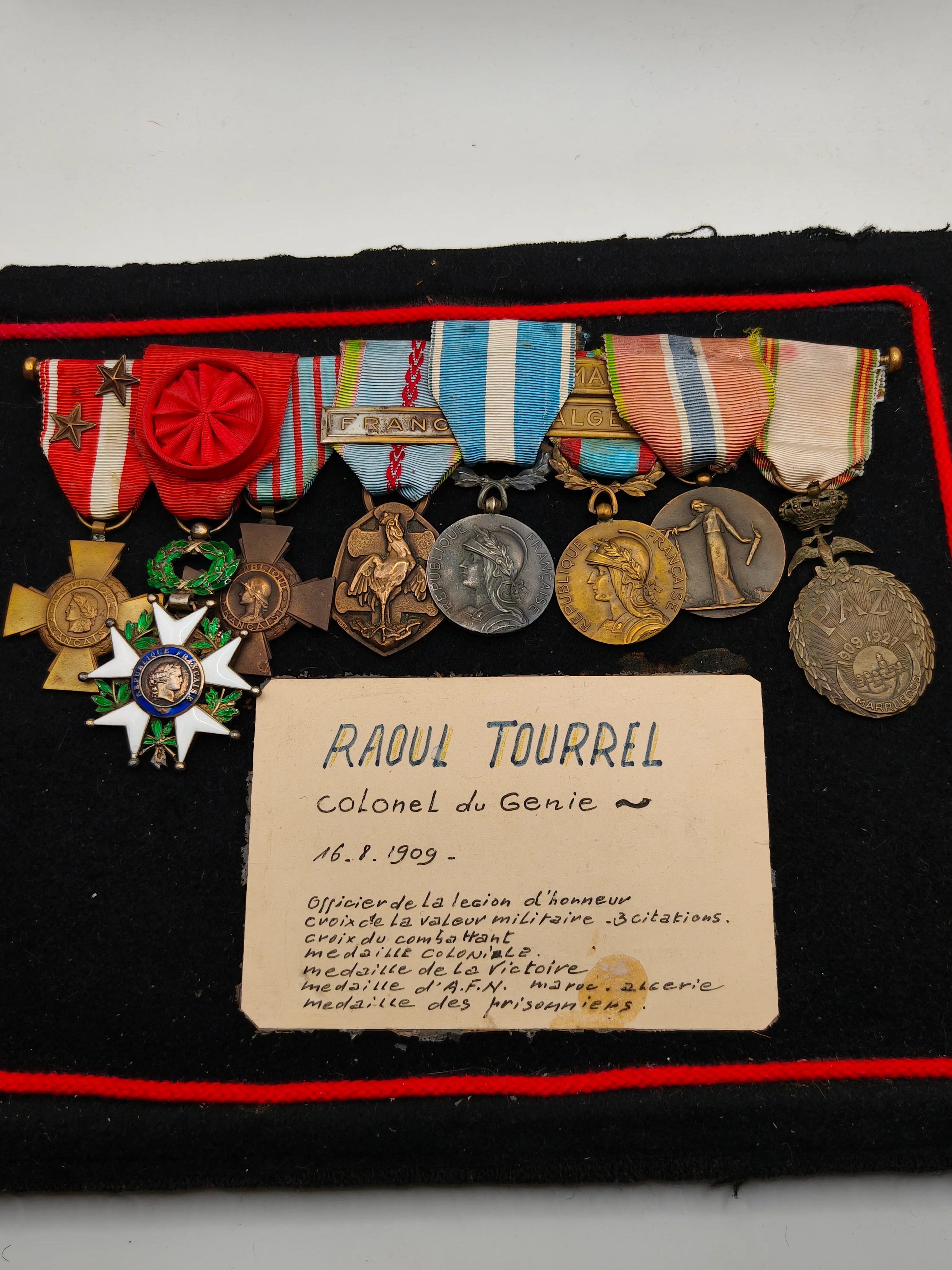 Pasador de medallas coloniales francesas