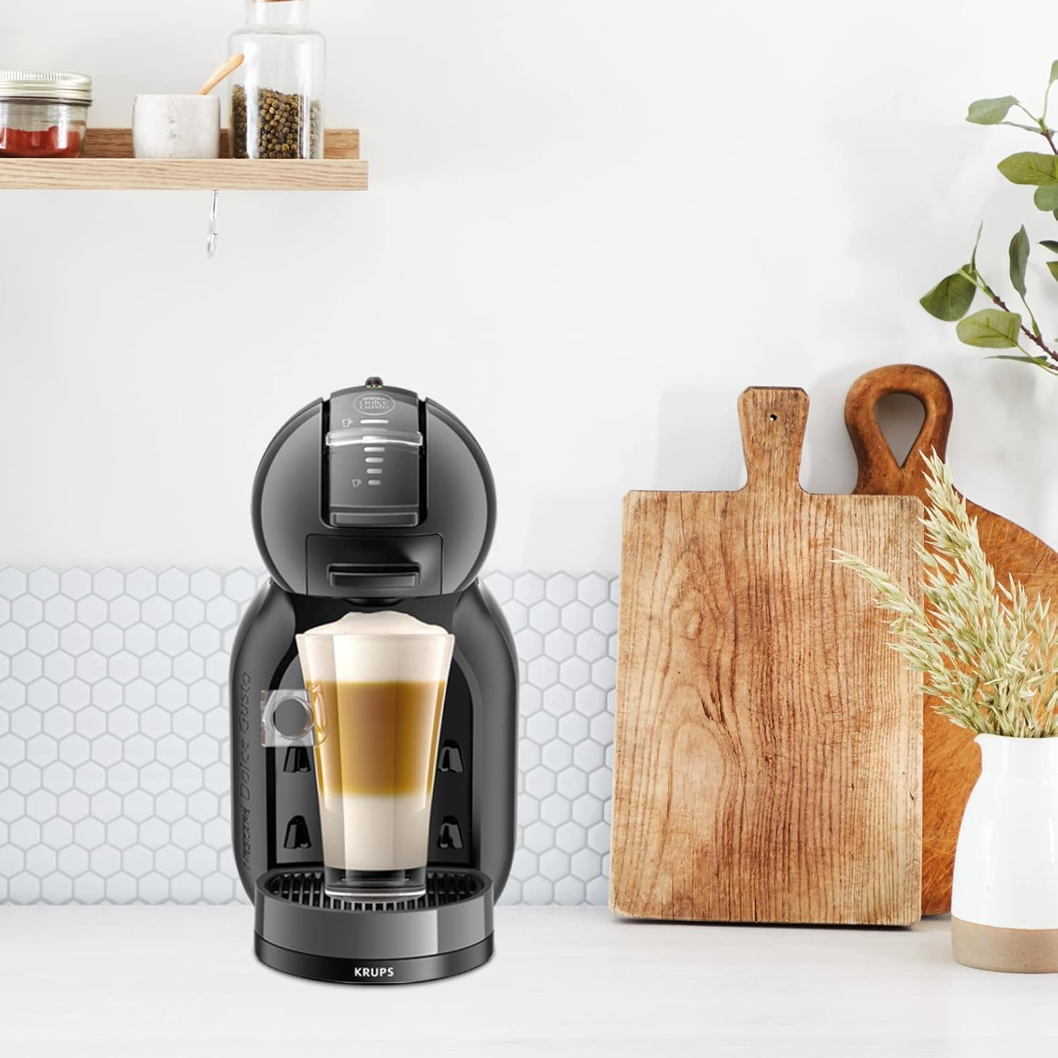 Krups Nescafé Dolce Gusto Mini Me, nero, automatico, qualità professionale, pressione 15 bar, grande varietà di bevande calde e fredde, 0,8 l, 1500 W, include 3 confezioni di caffè intenso, KP1238CAS