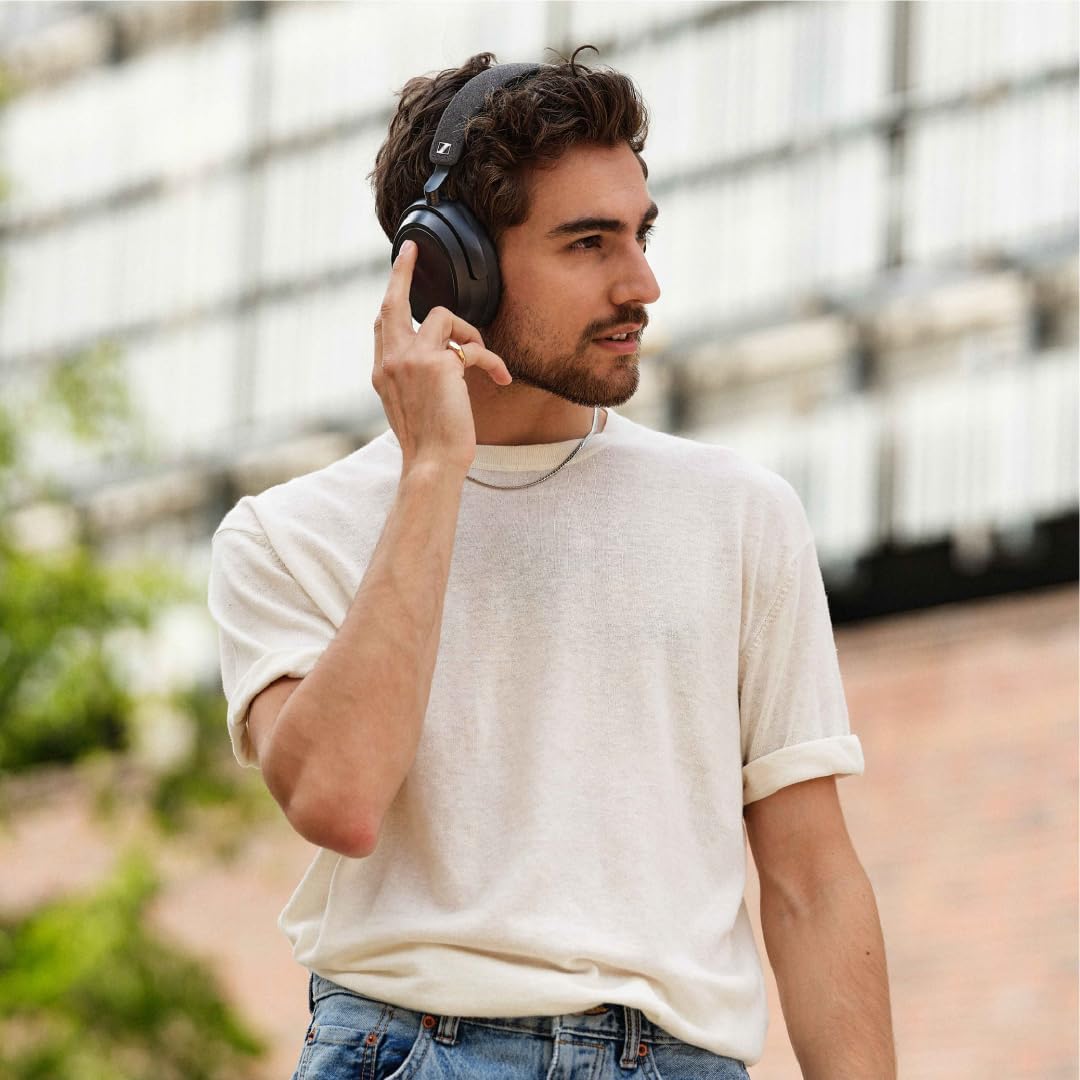 Sennheiser MOMENTUM 4 Wireless: Cuffie Bluetooth, cancellazione adattiva del rumore, 60 h di autonomia, suono personalizzabile, nero, Over-Ear