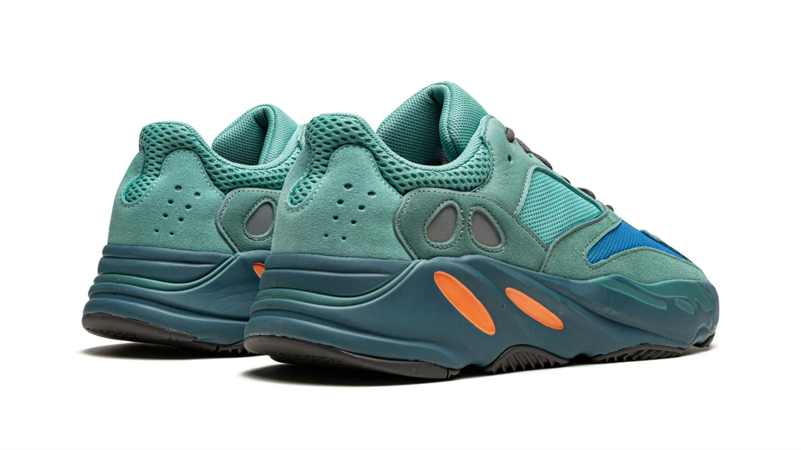 YEEZY BOOST 700 