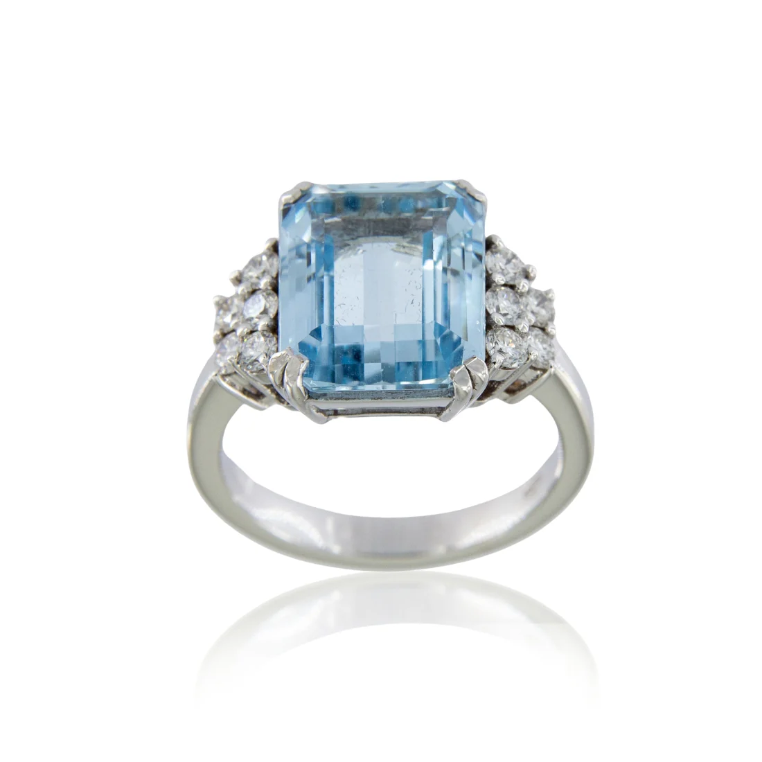 Anello acquamarina naturale ottagonale ct 6,58 e brillanti ct 0,50