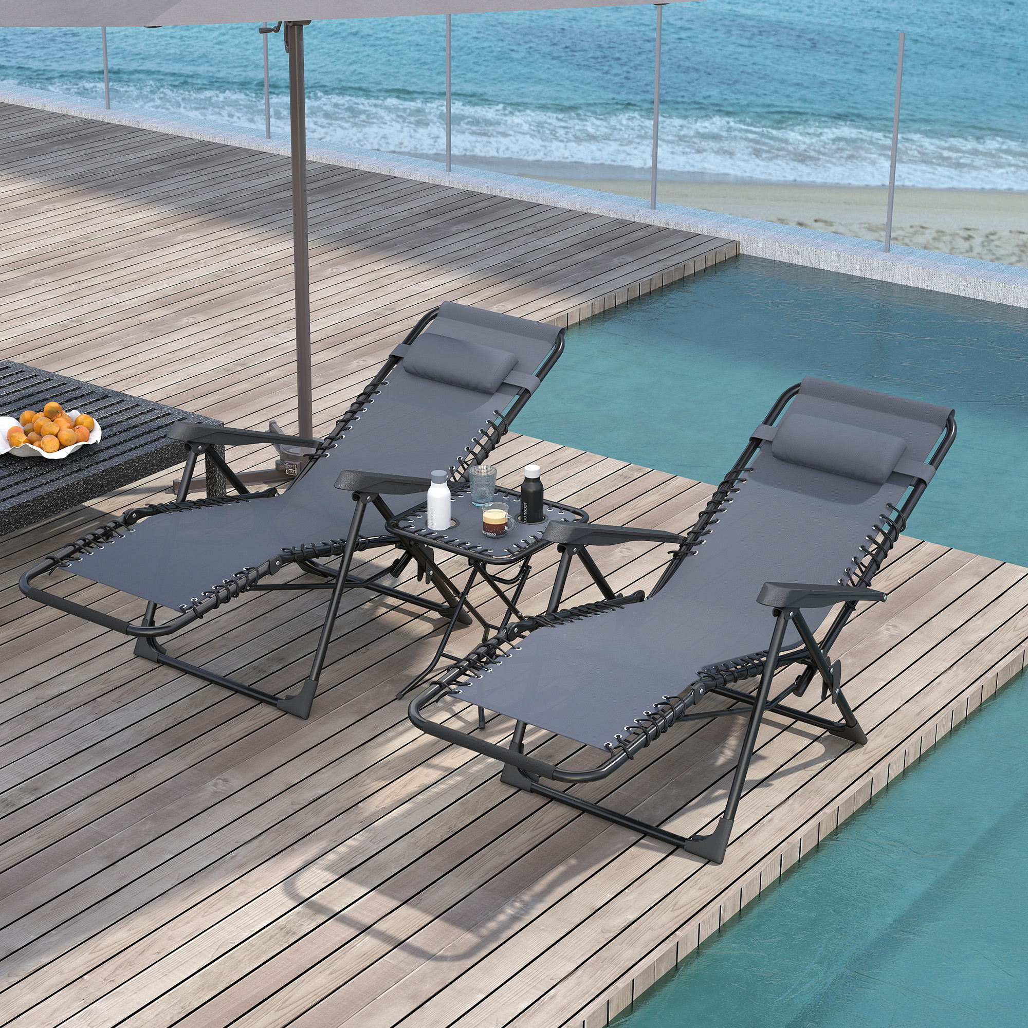 Outsunny Set aus 2 klappbaren und verstellbaren Gartenliegen mit Beistelltisch, Getränkehaltern und Kopfkissen, Belastbarkeit 120 kg, Grau