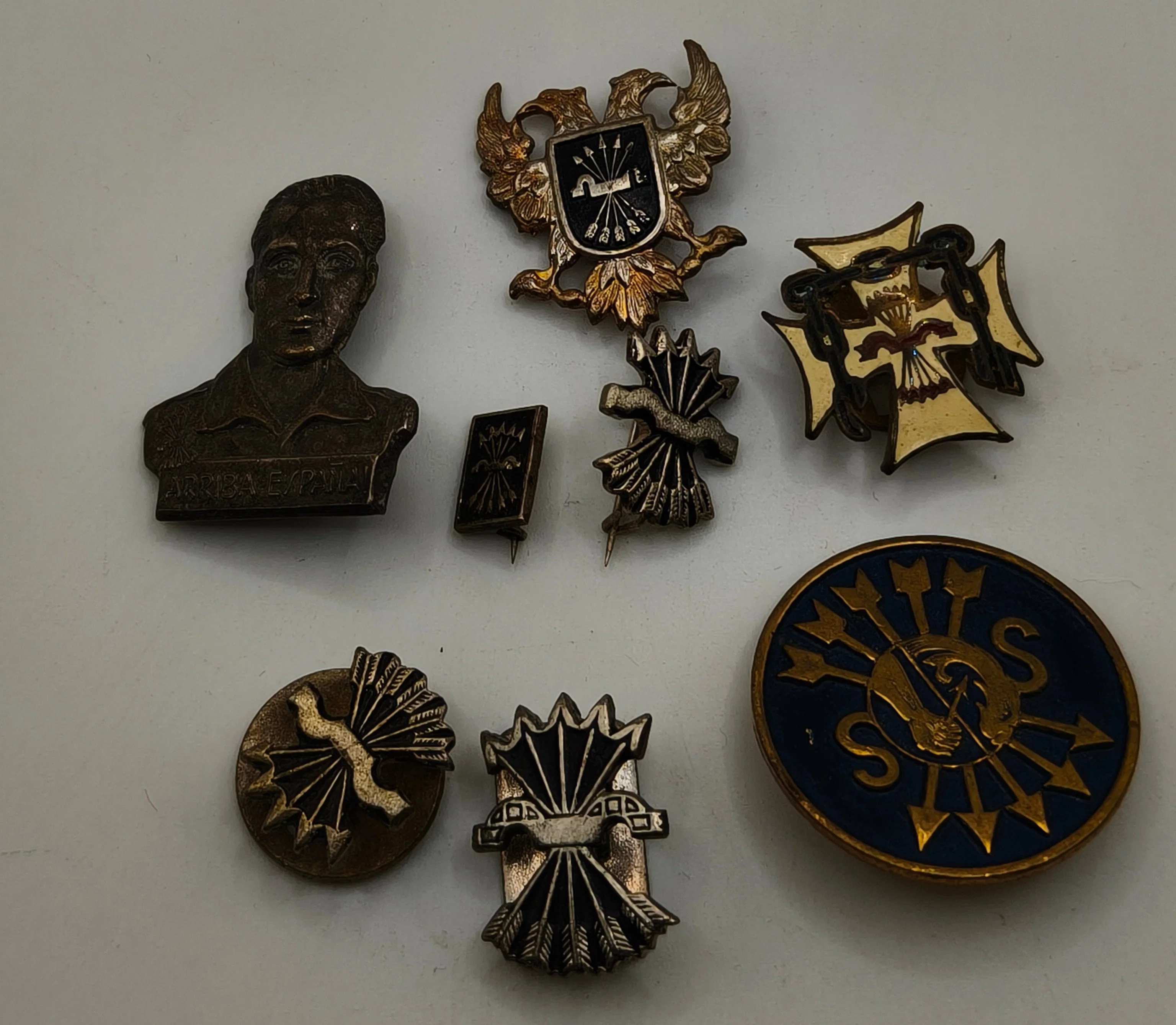 Colecci��n de insignias de Falange. ��poca guerra civil