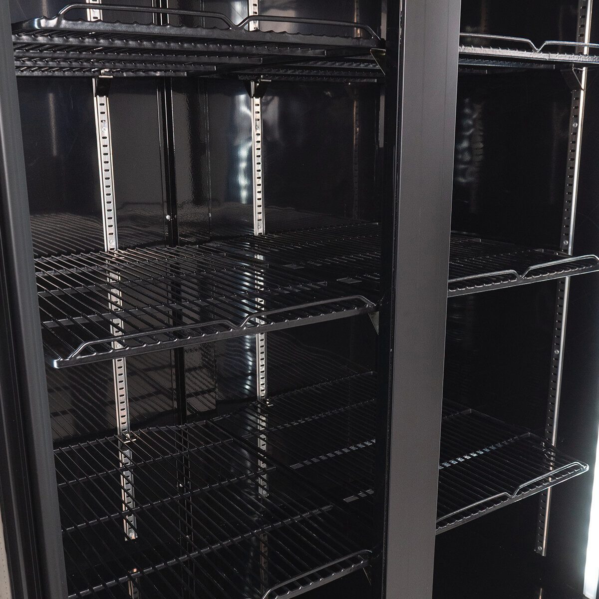 Getränkekühlschrank Getränkekühlschrank 630 - Leuchtaufsatz, 2 Türen, schwarz, LED