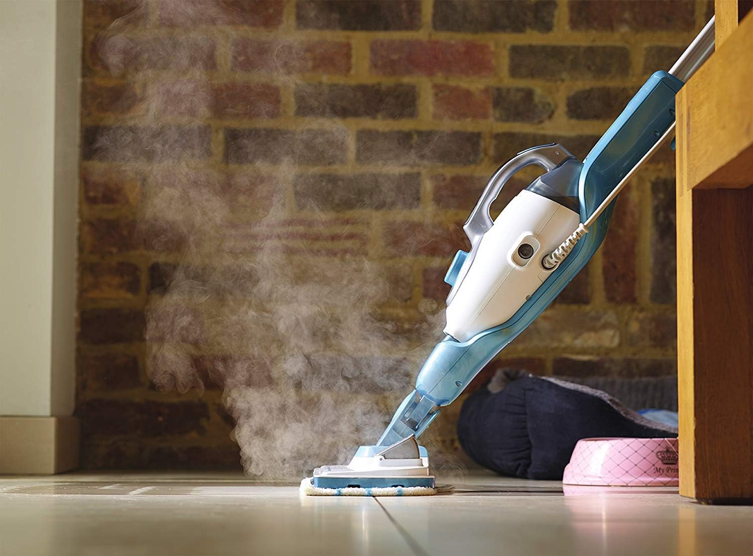 Black+Decker 15-in-1 Dampfbesen Steam-mop (mit Steamitt Dampfhandschuh zur Oberflchenreinigung, AutoSelect für richtige Menge Dampf, 180° drehbarer Reinigungsfu, inkl. 15-tlg Zubehr)
