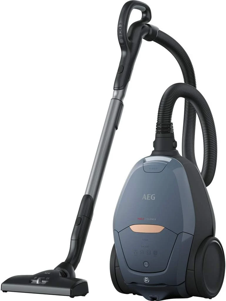 AEG VX82-1-5DB Staubsauger mit Beutel / XL-Softräder / 600 Watt / Zusatzdüsen und Staubbeutel / für Hart- & Teppichböden / 12m Aktionsradius / Denim