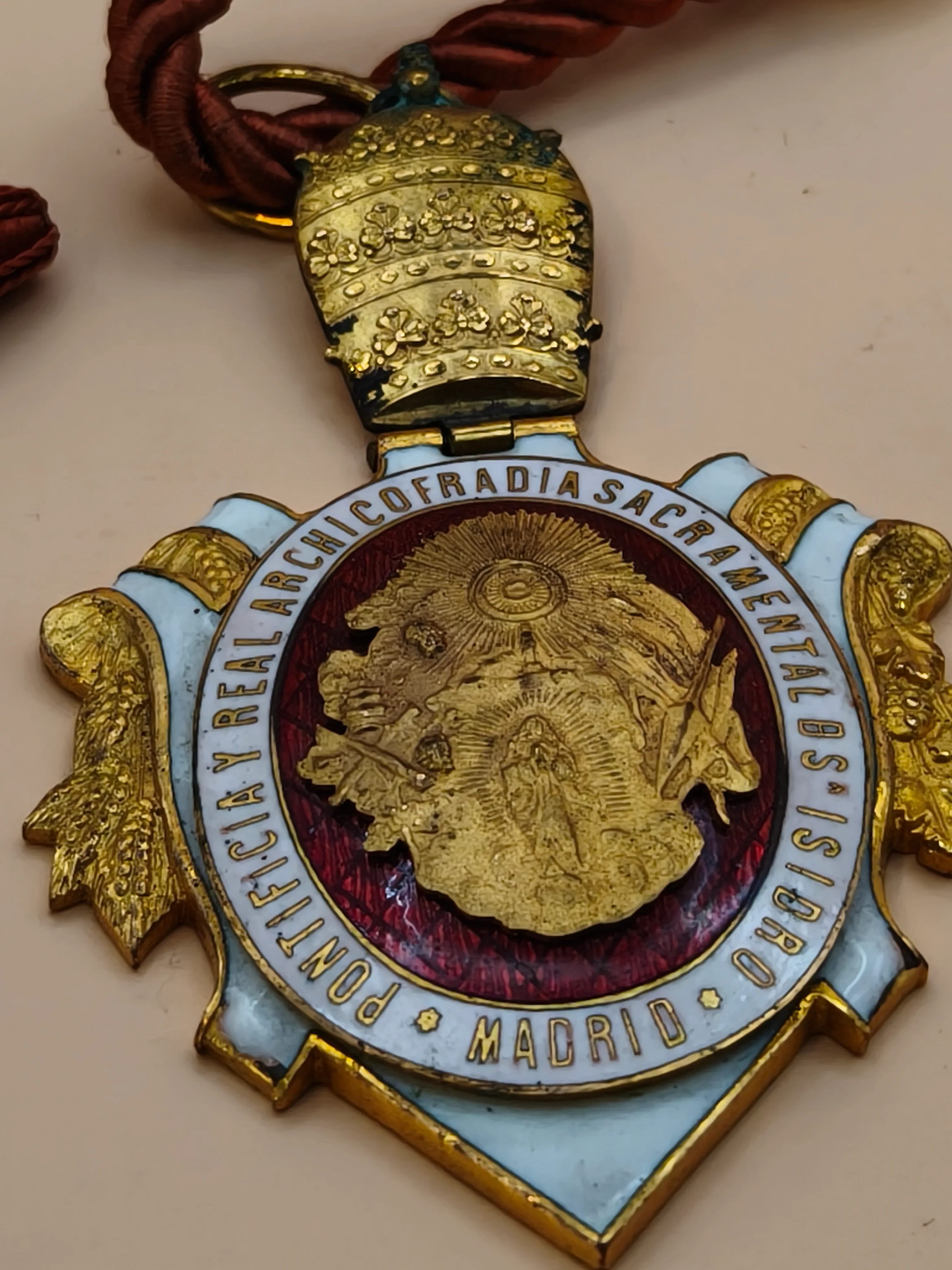 Medalla arzobispado de Madrid.