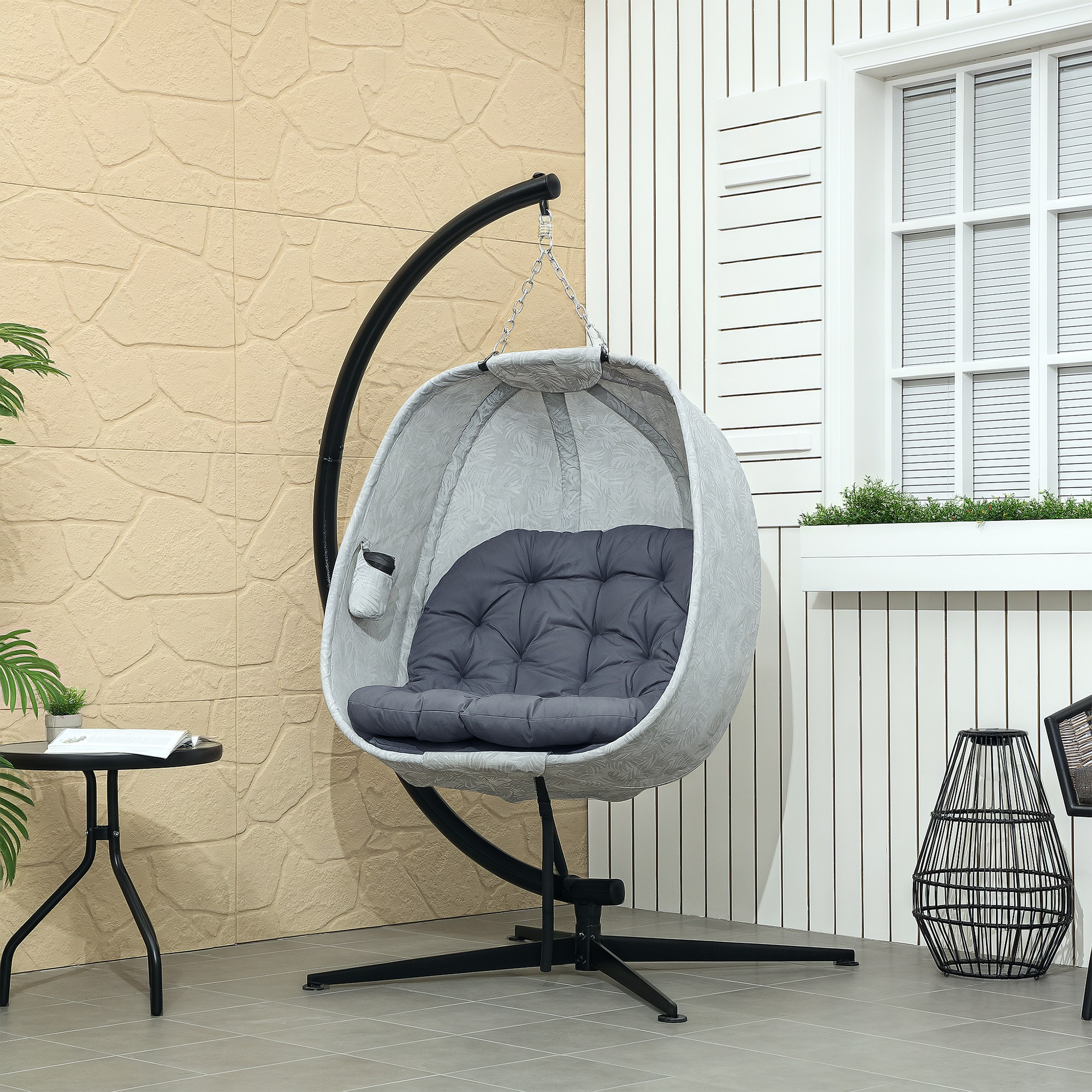 Outsunny Eiförmiger Hängesessel für den Außenbereich, Hängeschaukel mit Gestell, Sitzpolstern Indoor Outdoor