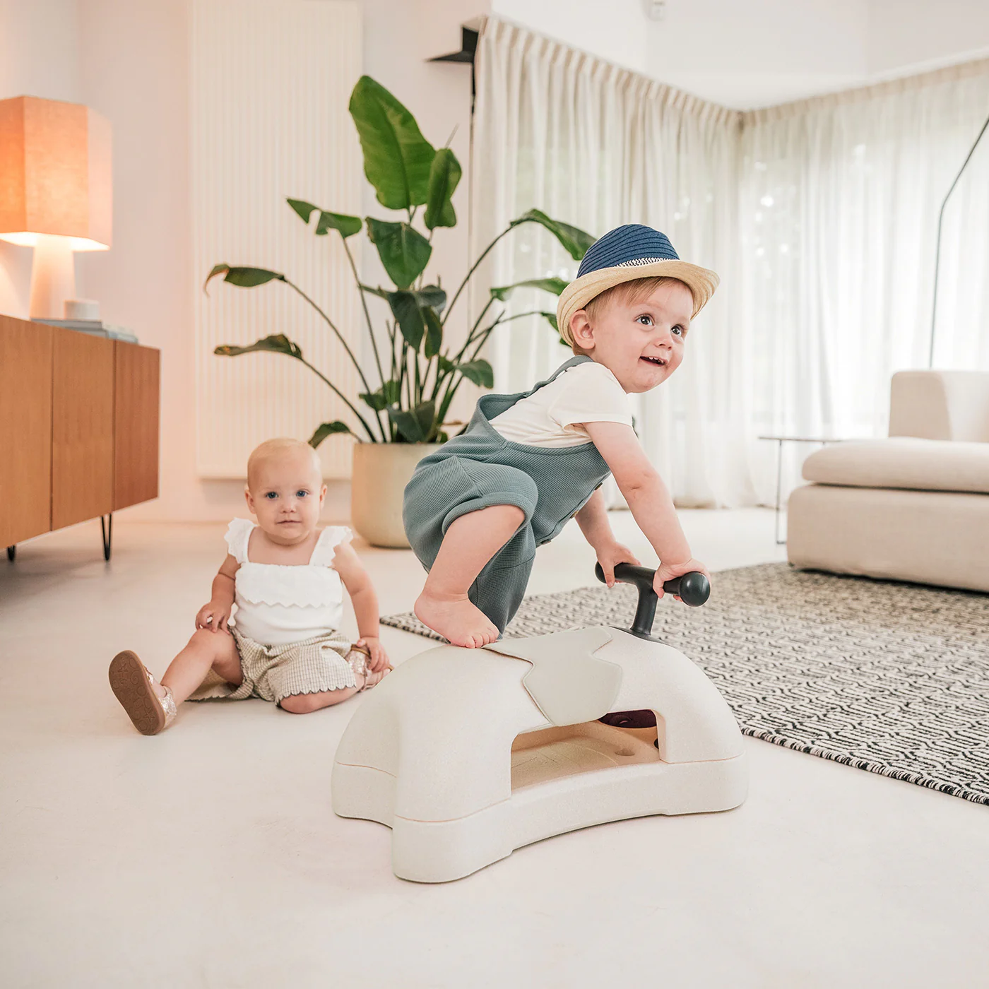 2025 Scoot and Ride My First baby walker 3-in-1 e scivolo in colore sabbia