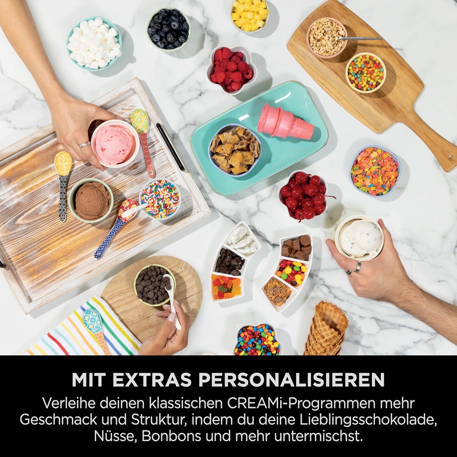 Ninja CREAMi Scoop & Swirl Eismaschine mit 2 Behältern, 13 Funktionen, für Eiscreme, Softeis, Gelato, Sorbet, Milchshakes und mehr, mit Mix-In-Funktion, Platinsilber, NC701EU