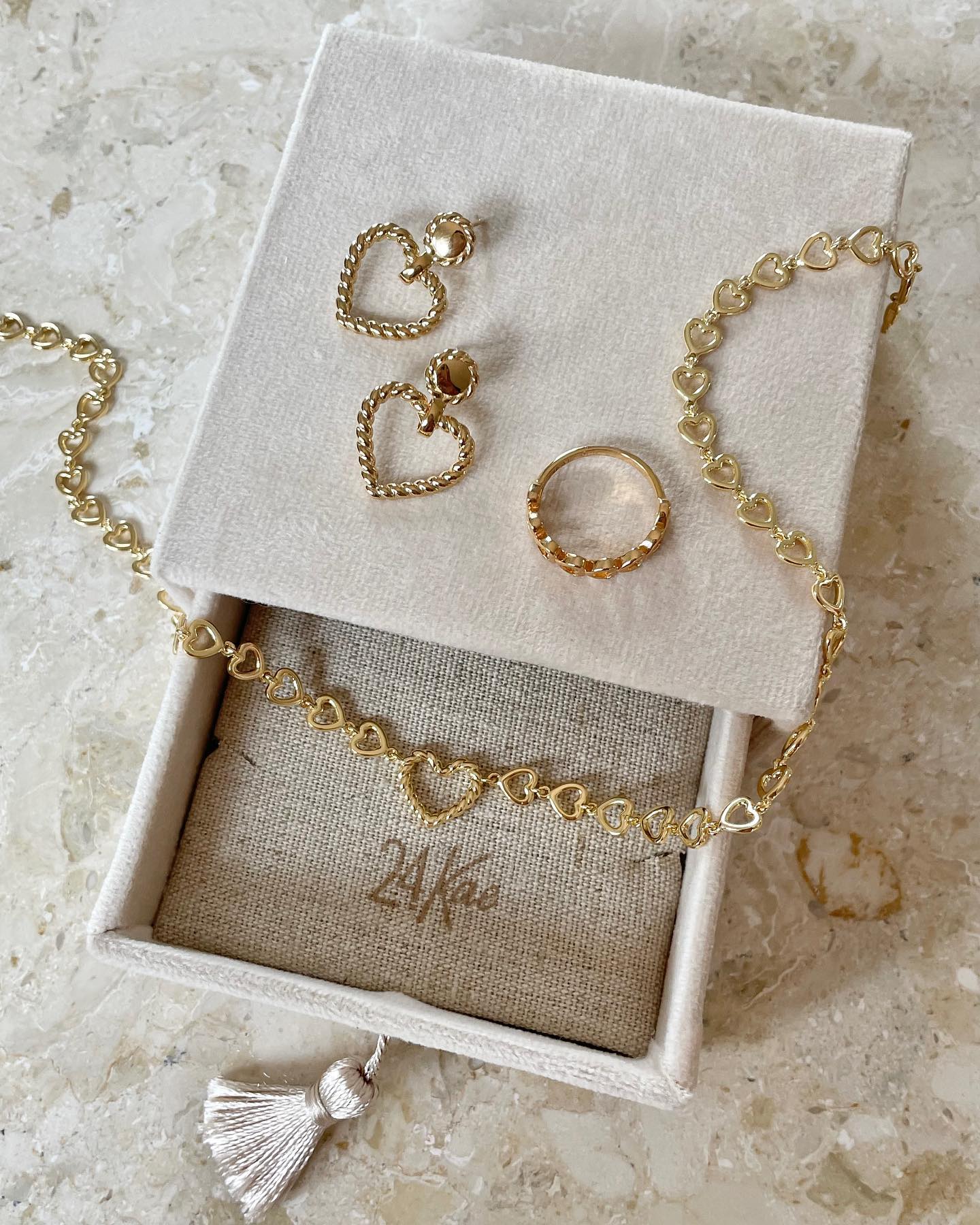 Collana 24Kae in argento dorato giallo ciondolo a fiore pietra bianca 32436Y