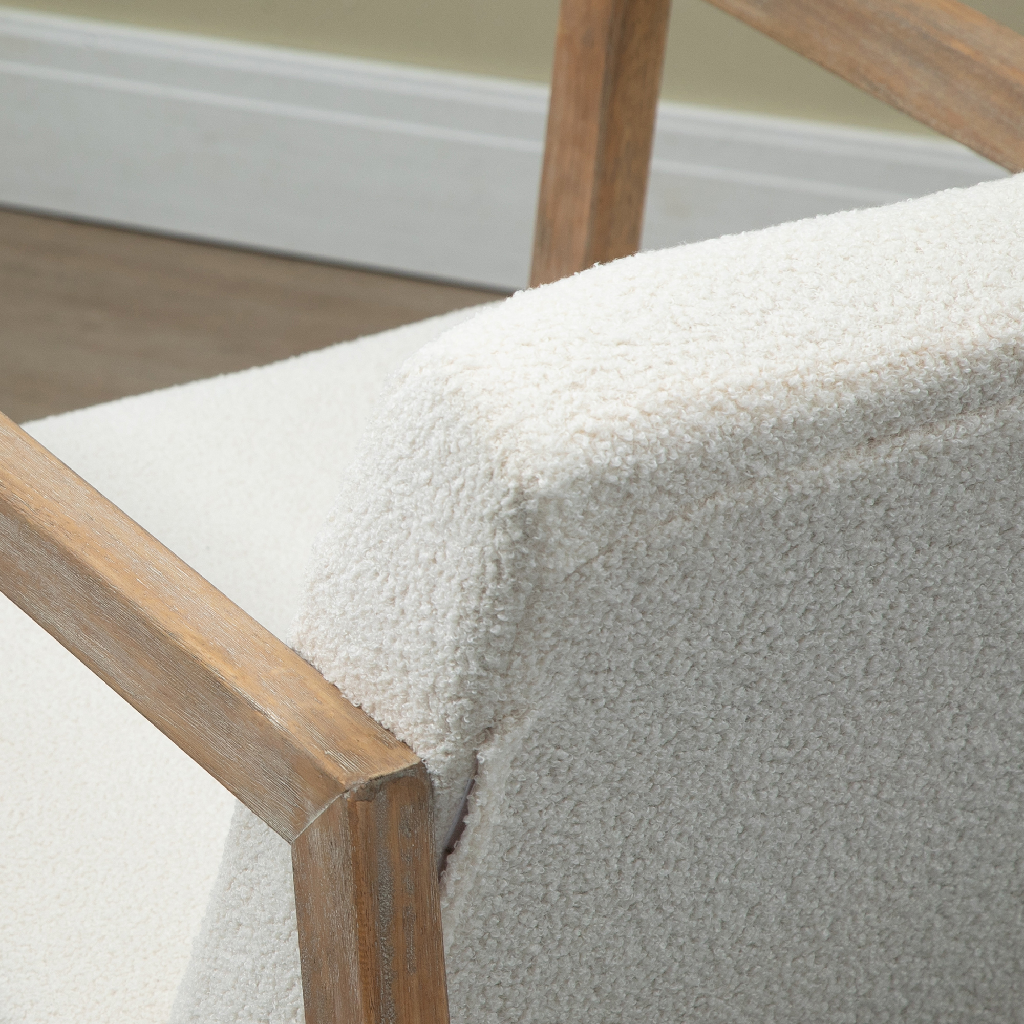 schommelstoel met houten frame, gestoffeerd, relaxstoel, fauteuil, woonkamerstoel, salon met gestoffeerde zitting, rubberhout, cr��me wit, 60 x 81 x 71 cm