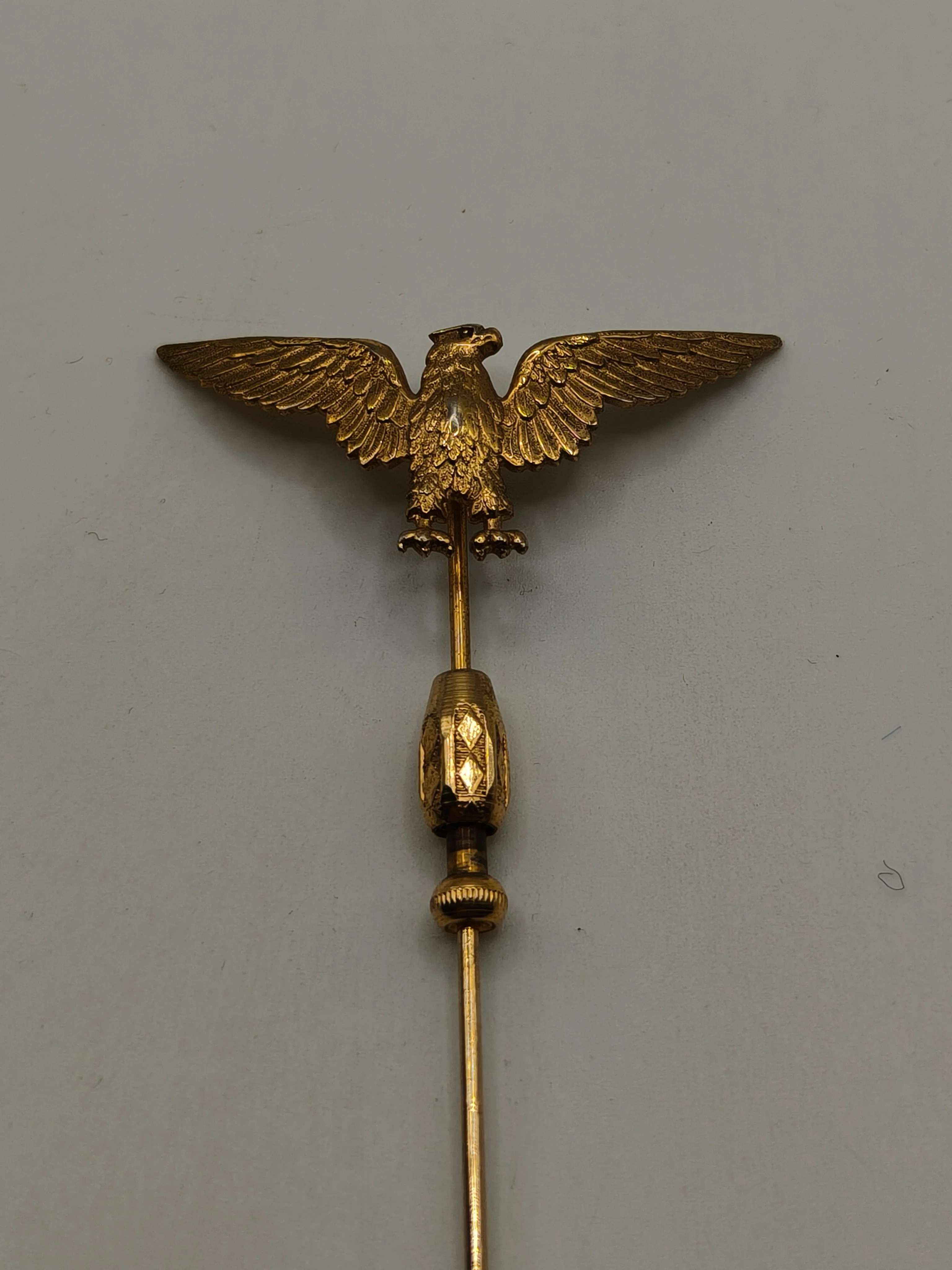 Pin alfiler ��guila plata dorada
