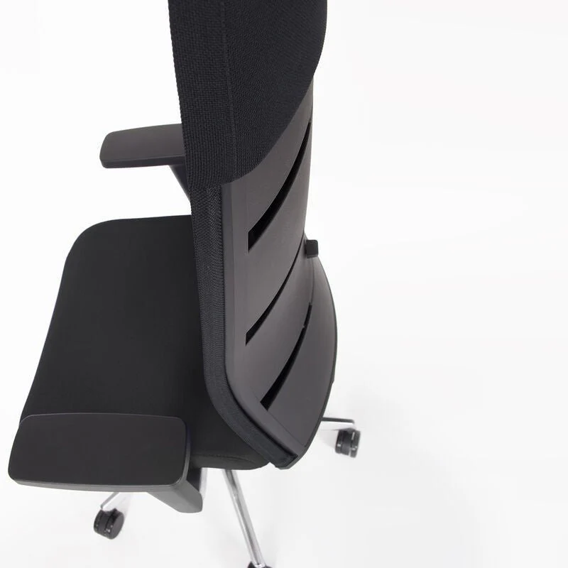 Sedia da ufficio ergonomica con schienale a rete Agilis Matrix MT13 | Colore Nero