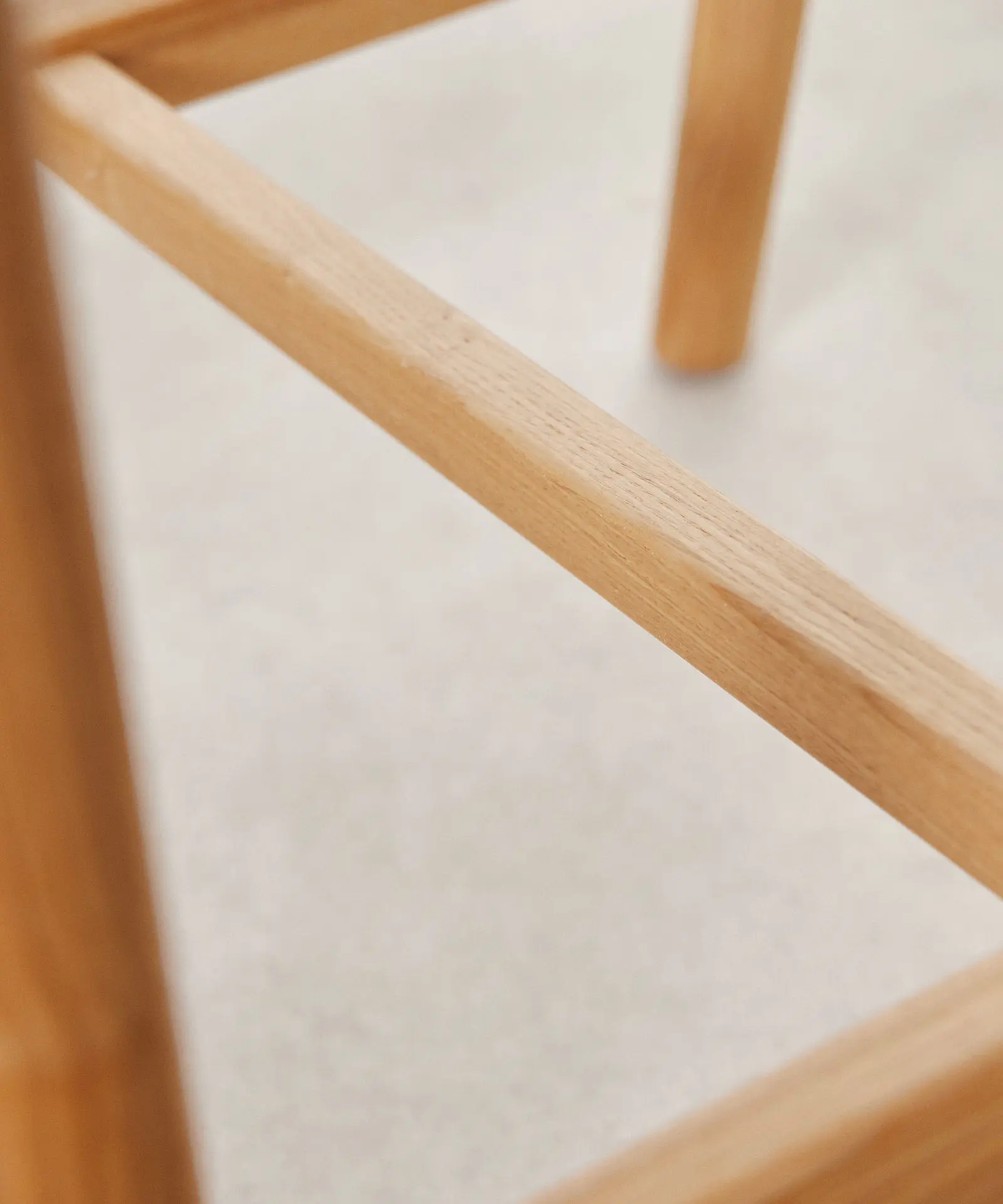 Taburete de madera Skog