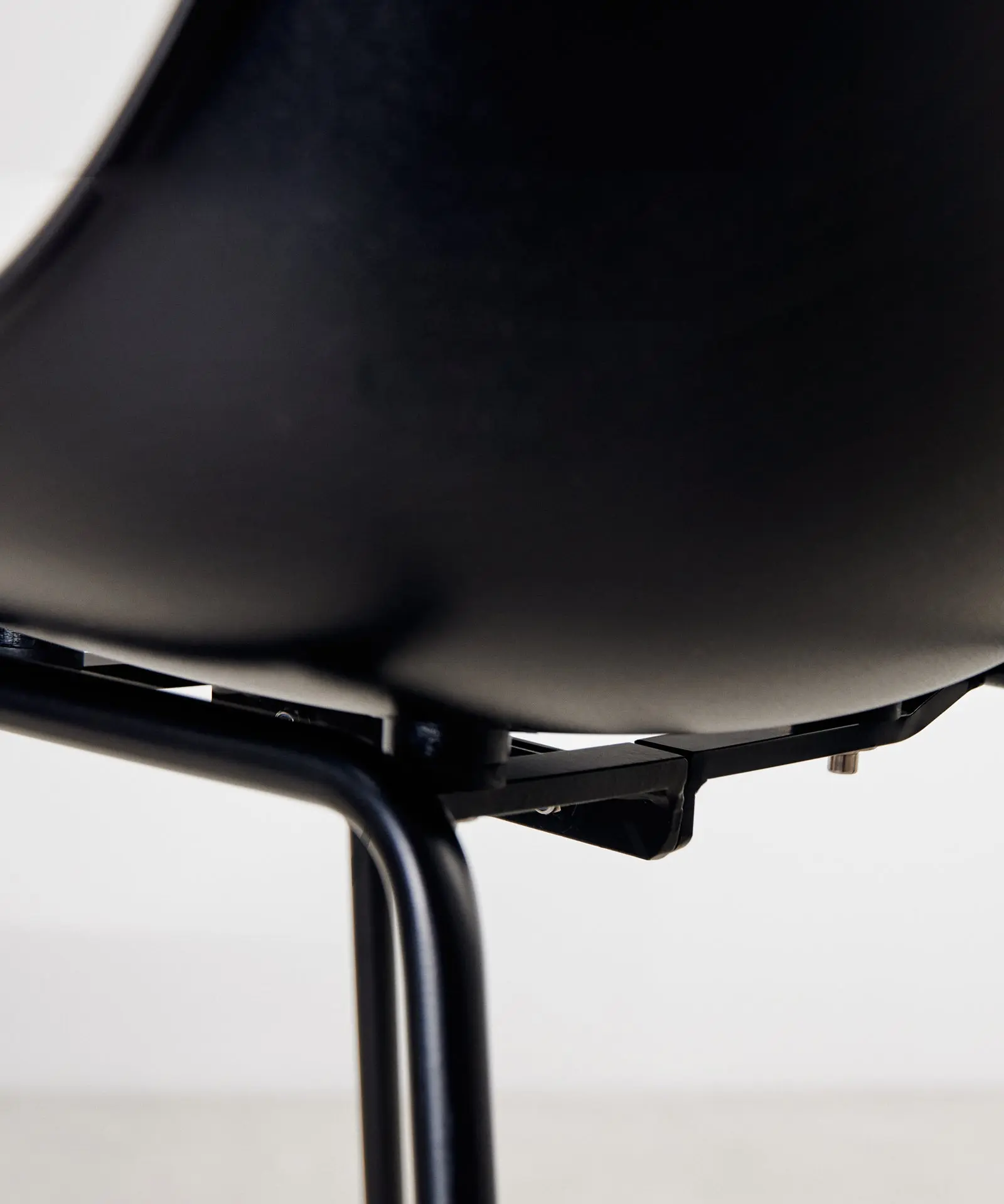 Taburete en Polipropileno y Metal Veko